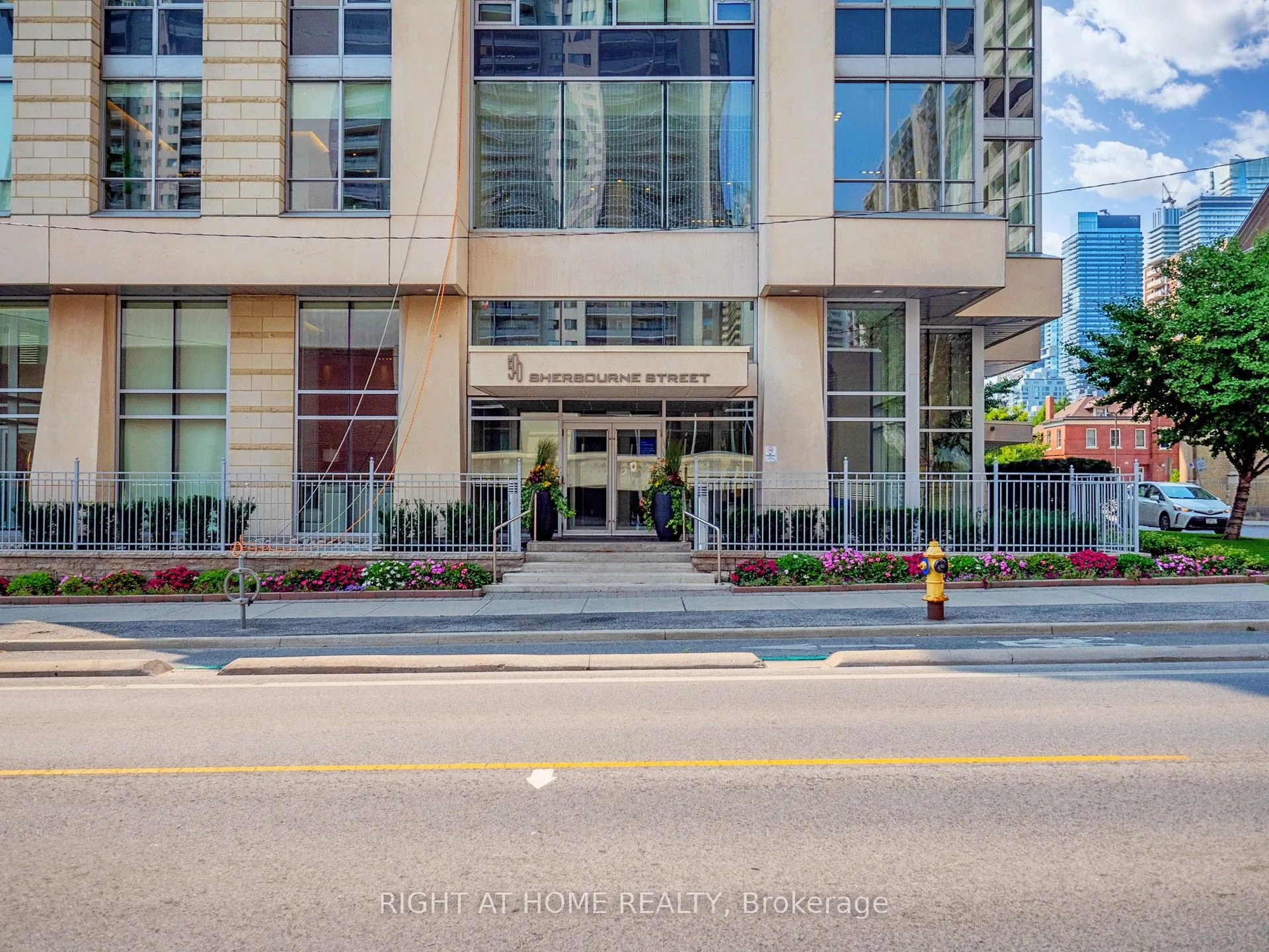 500 Sherbourne Street, #2604