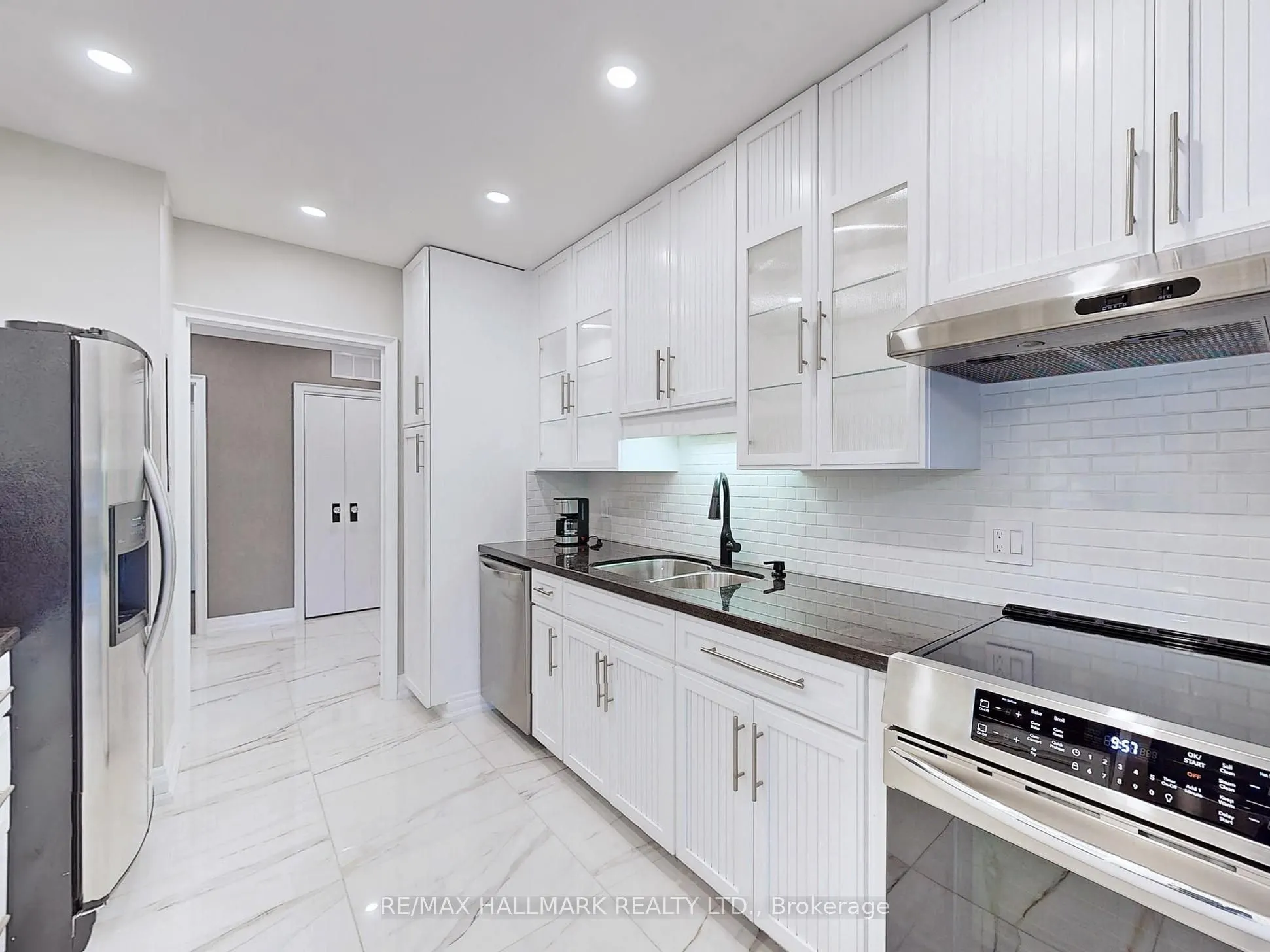 619 Avenue Road, #201