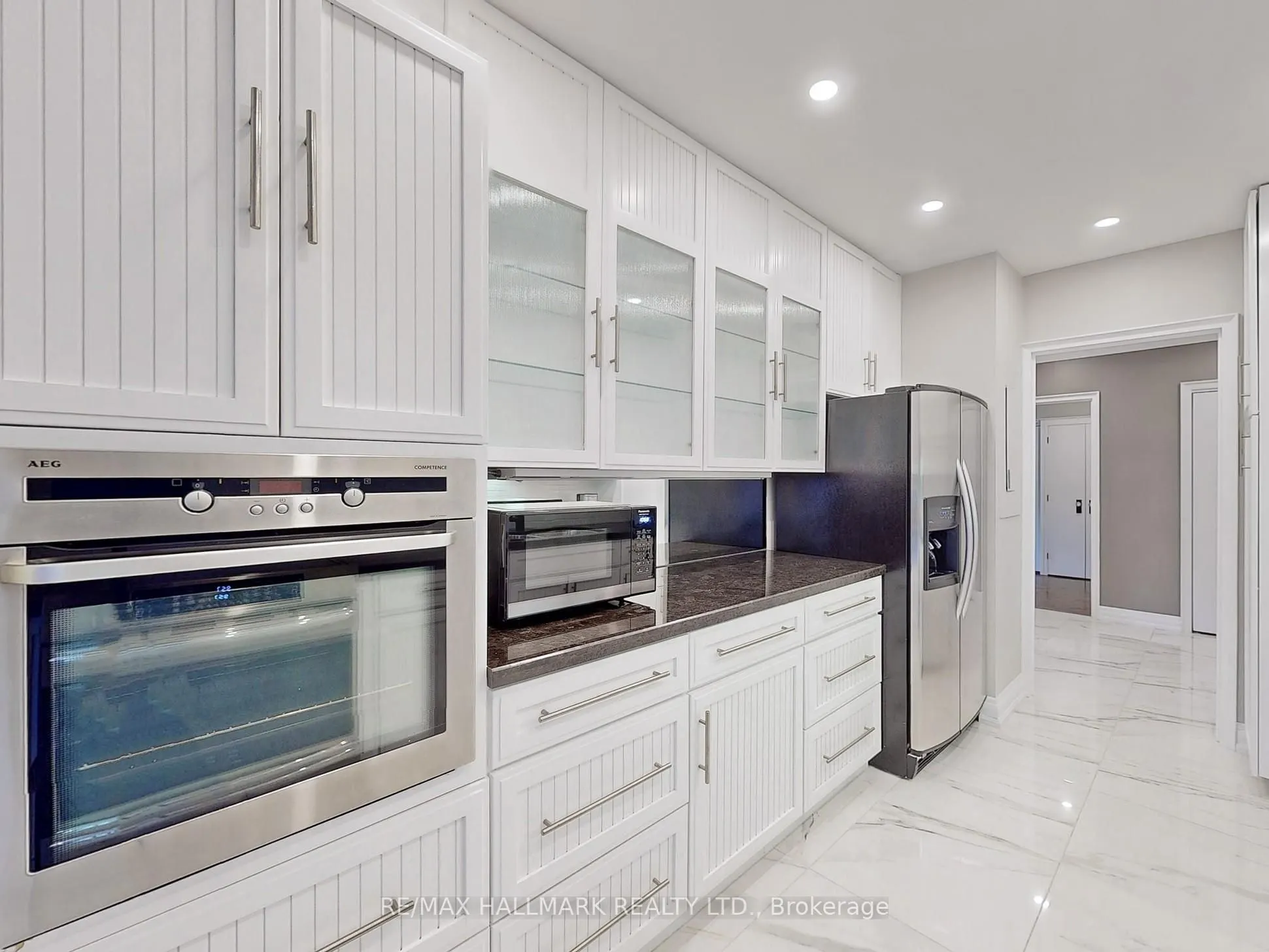 619 Avenue Road, #201