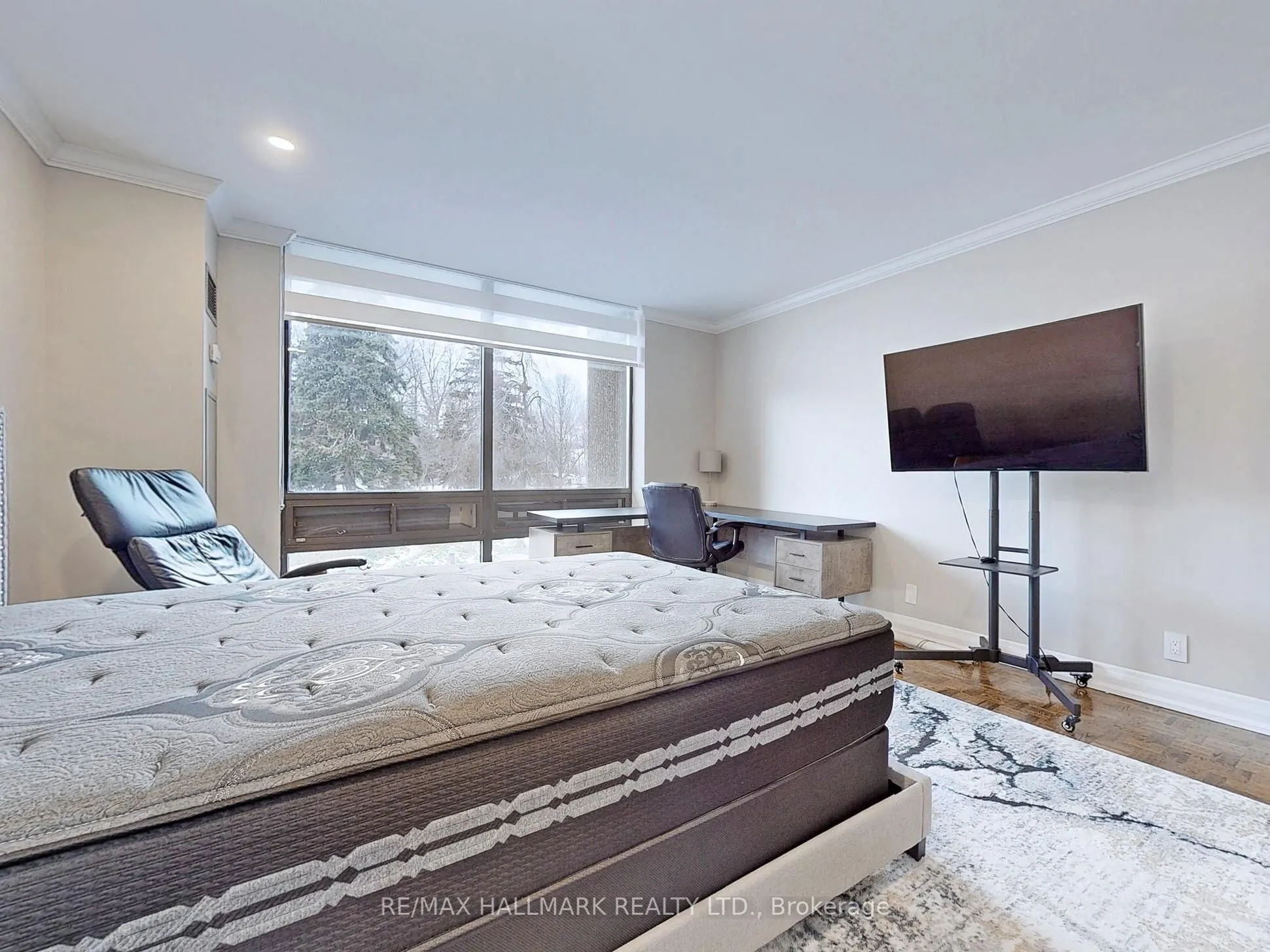 619 Avenue Road, #201