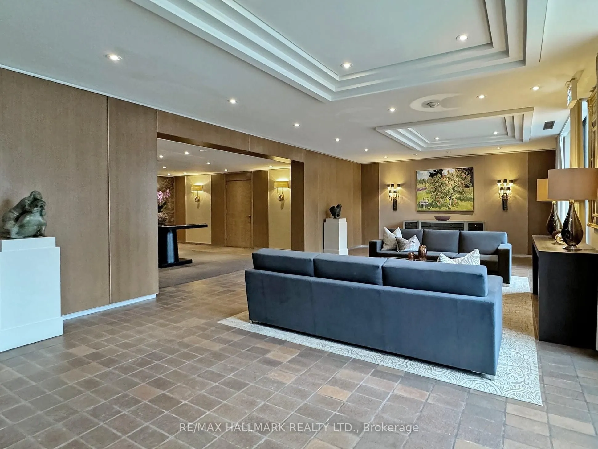 619 Avenue Road, #201
