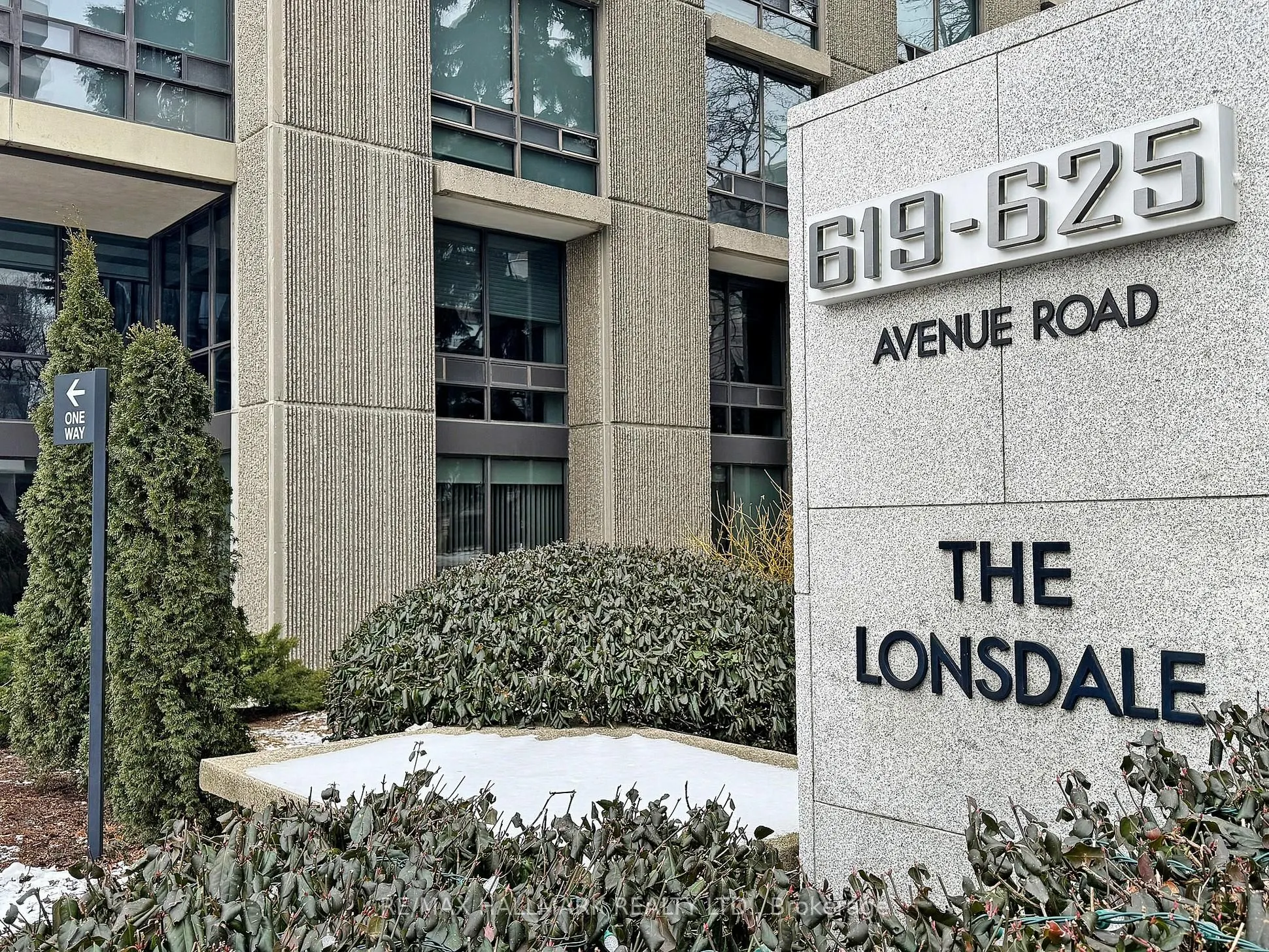 619 Avenue Road, #201