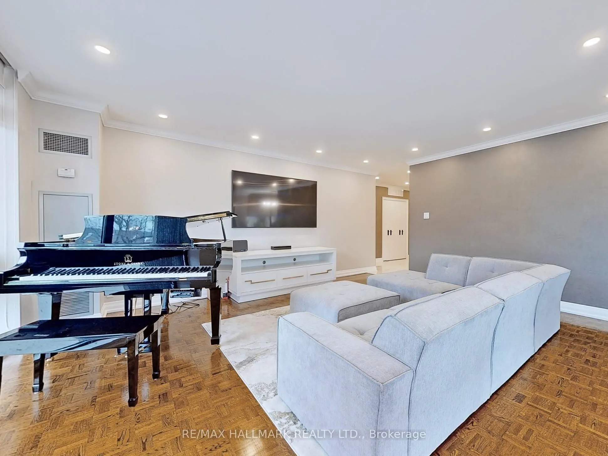 619 Avenue Road, #201