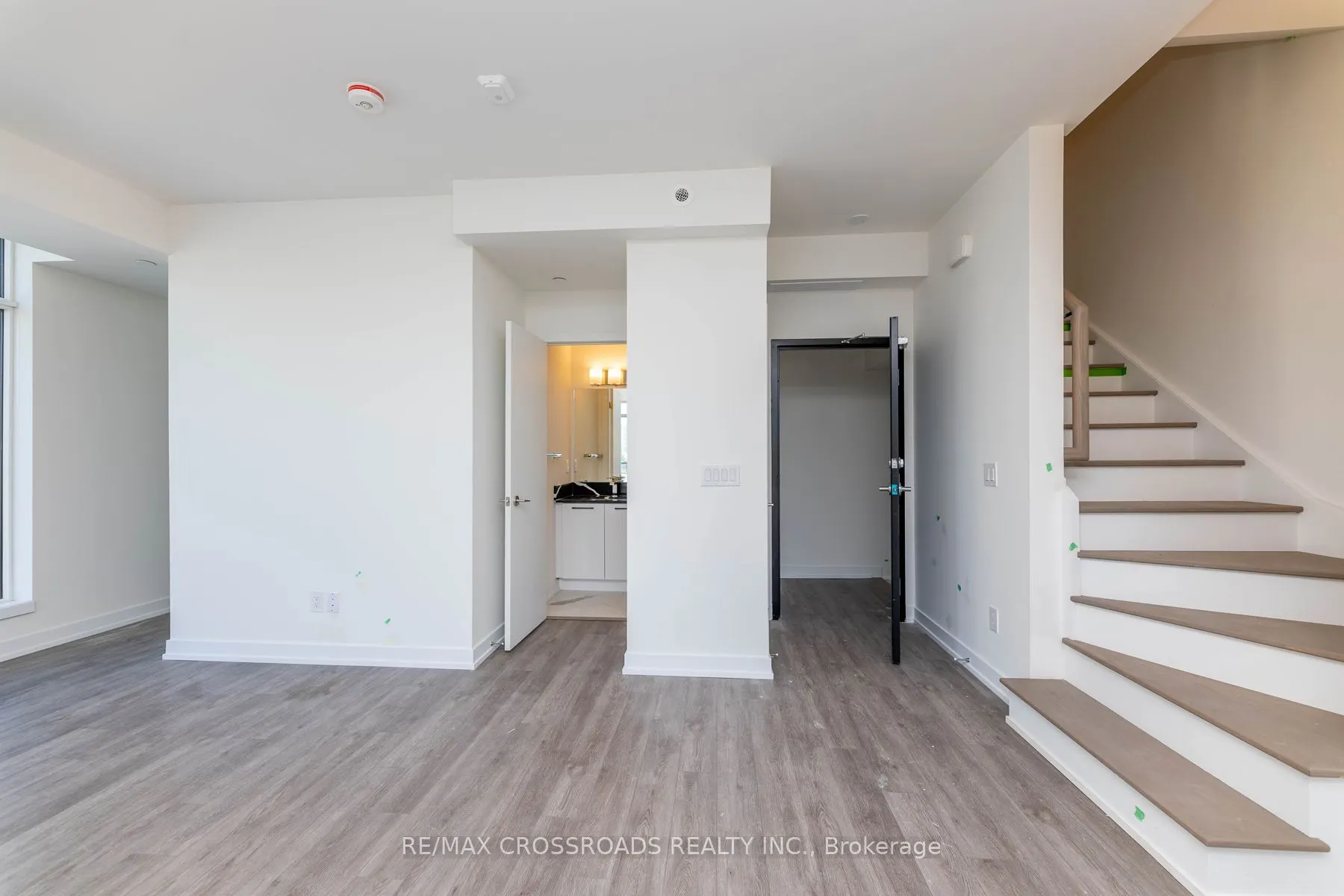 871 Sheppard Avenue W, #TH11