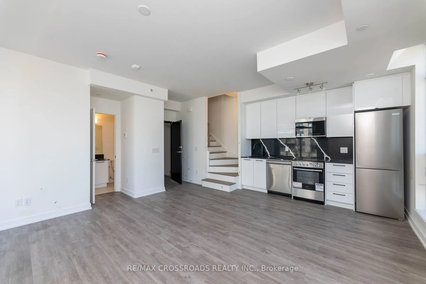 871 Sheppard Avenue W, #TH11