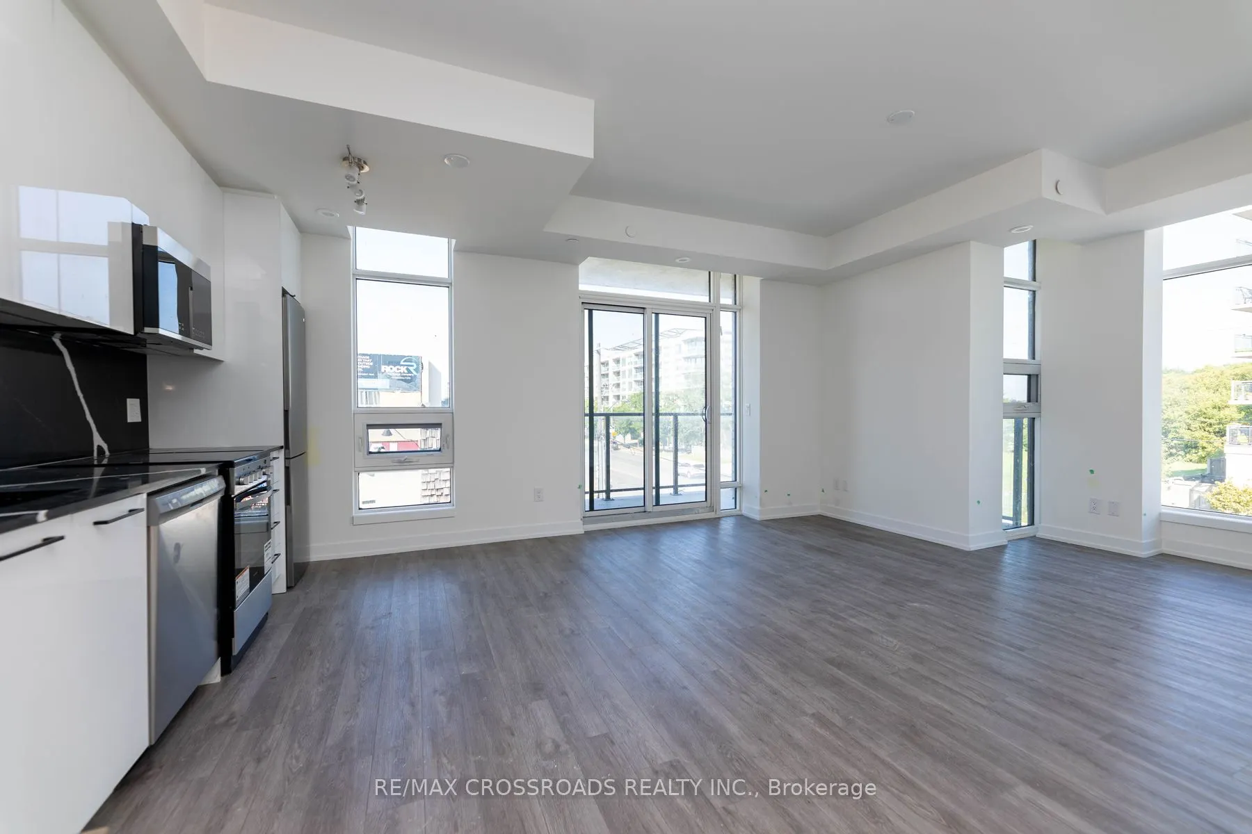 871 Sheppard Avenue W, #TH11