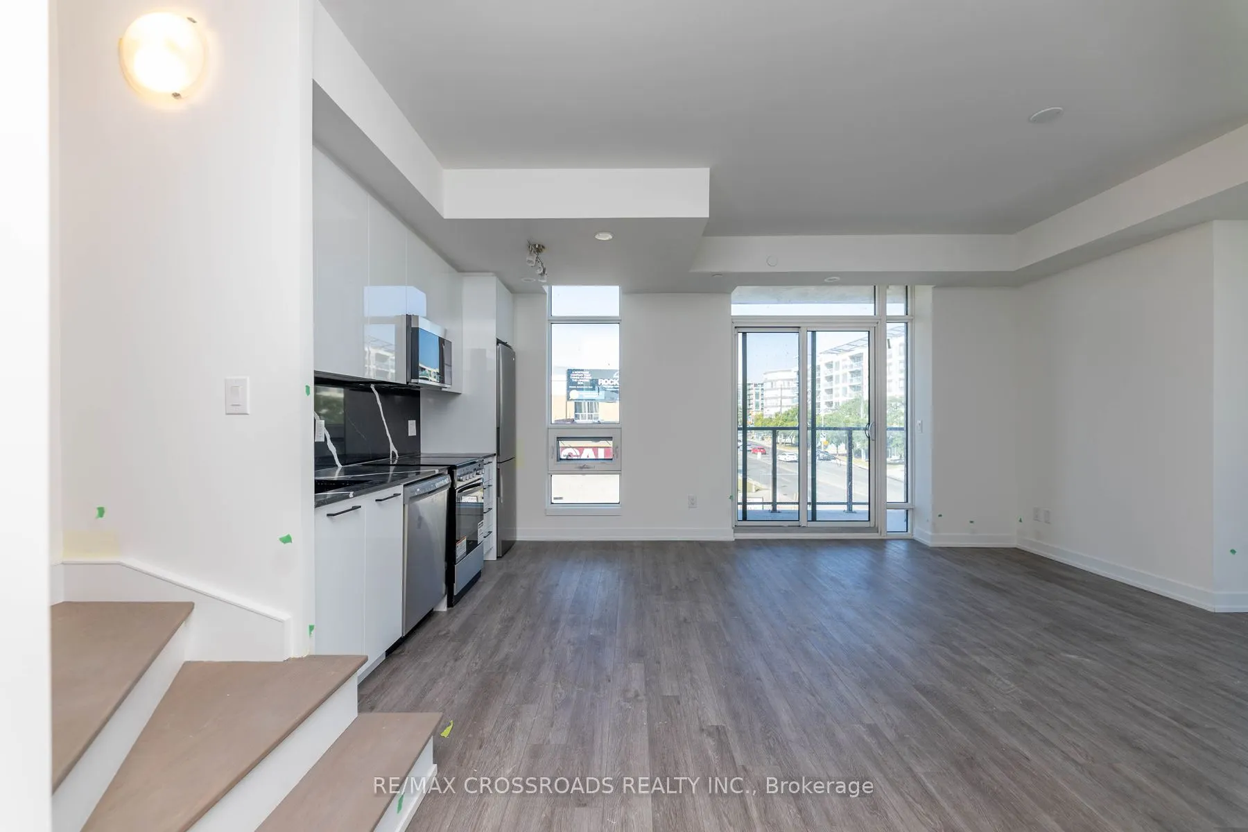871 Sheppard Avenue W, #TH11