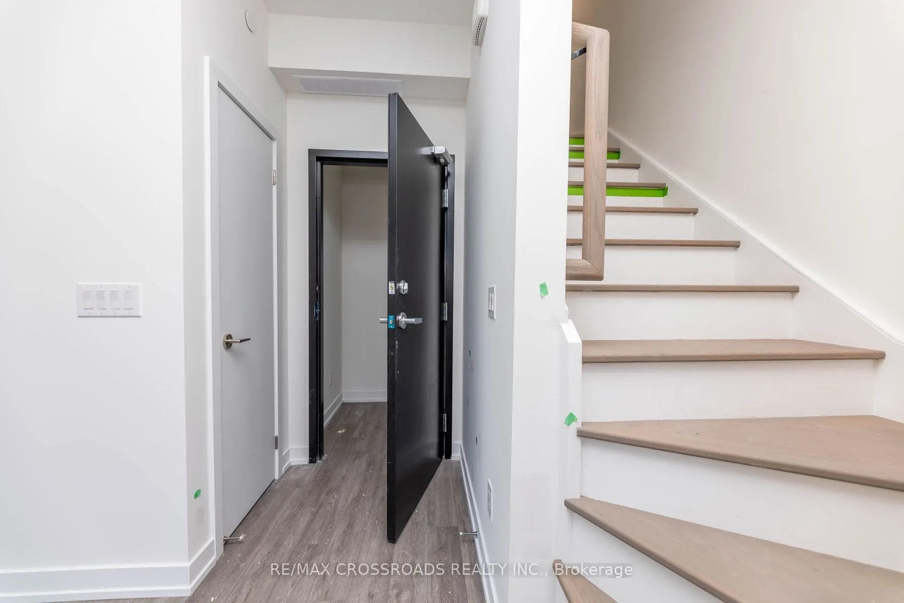 871 Sheppard Avenue W, #TH11