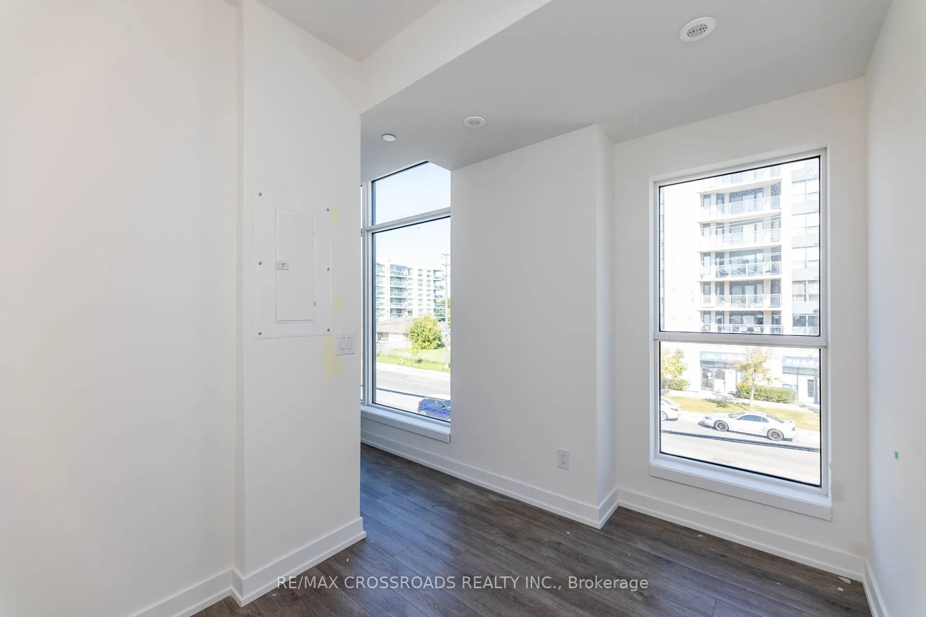 871 Sheppard Avenue W, #TH11
