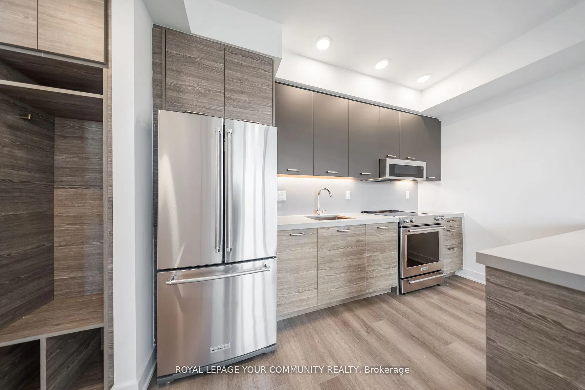 484 Spadina Avenue, #1205