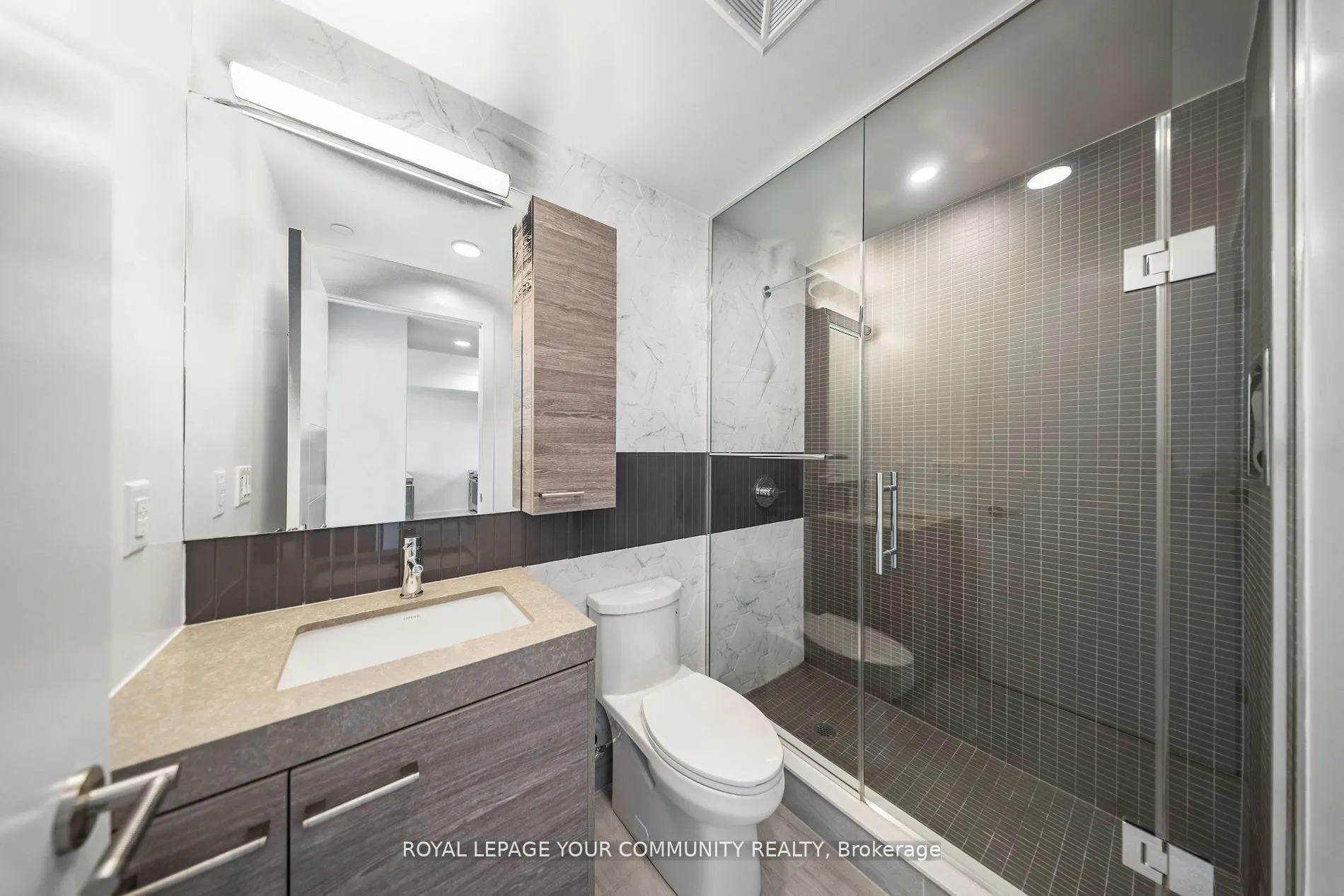 484 Spadina Avenue, #1205