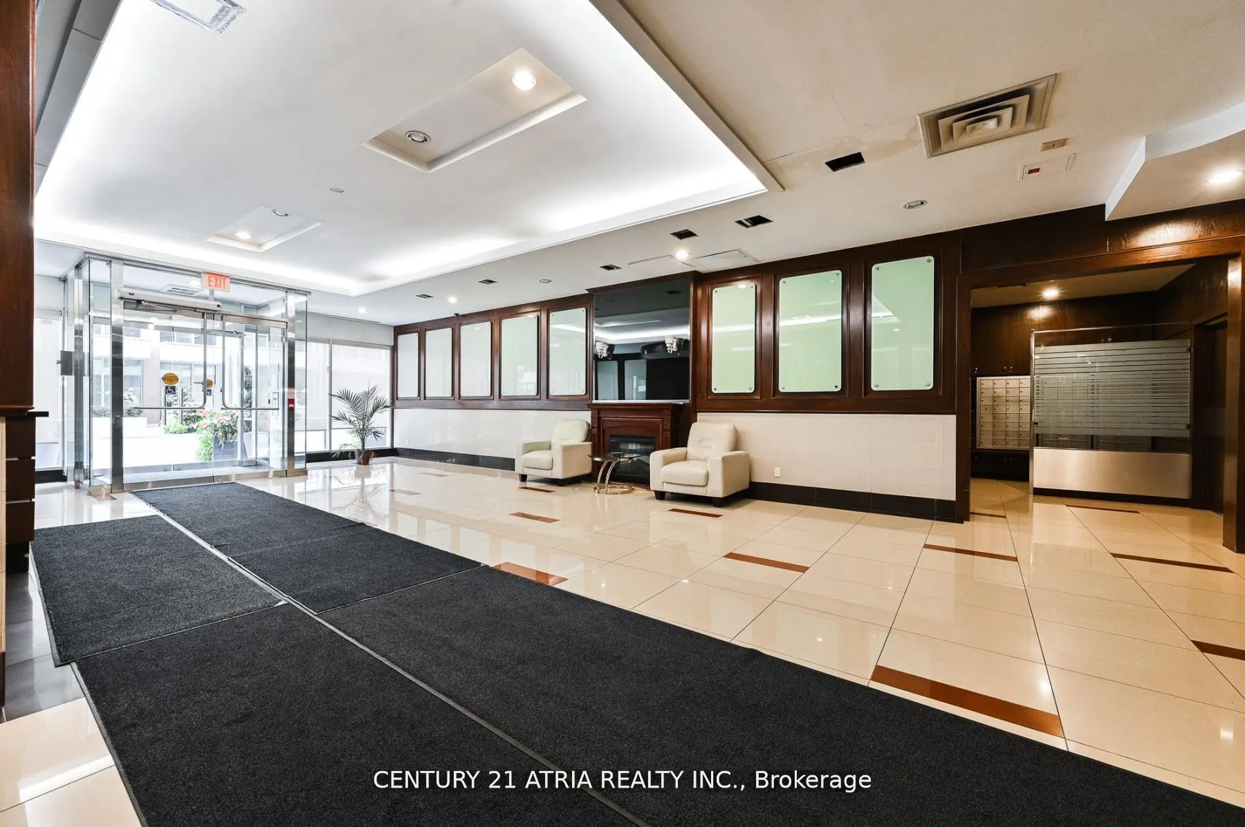263 Wellington Street W, #704