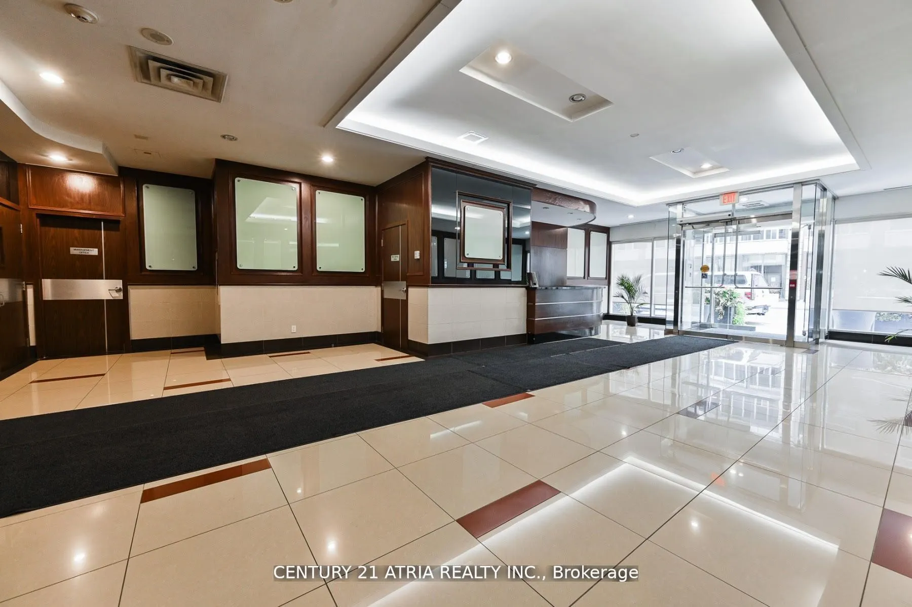 263 Wellington Street W, #704