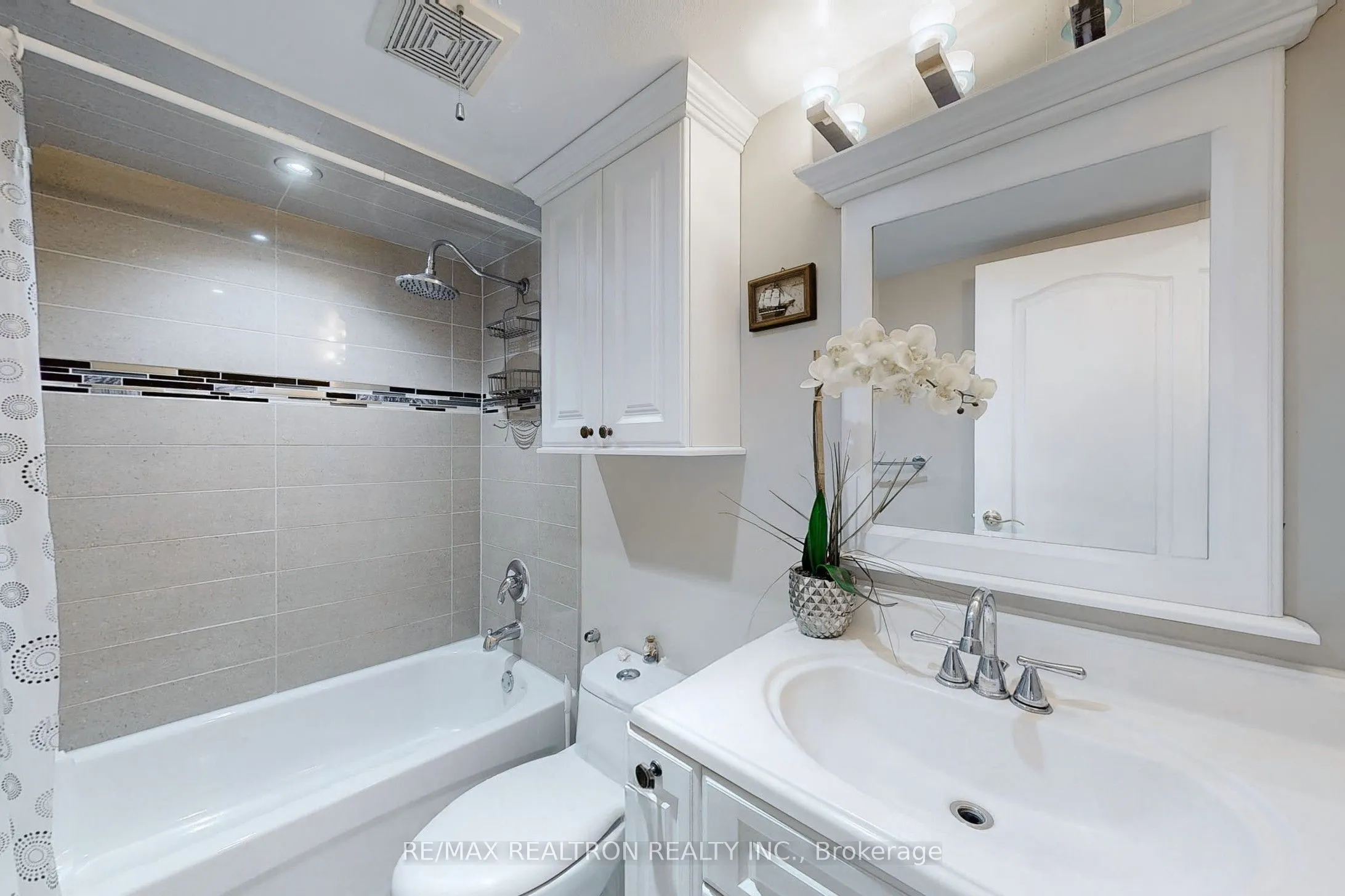 135 Antibes Drive, #1706