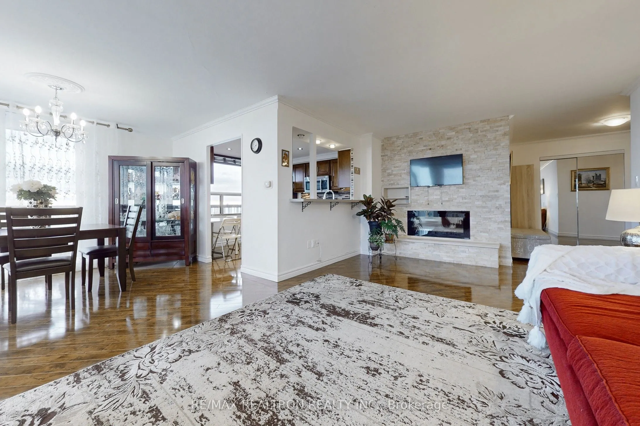 135 Antibes Drive, #1706
