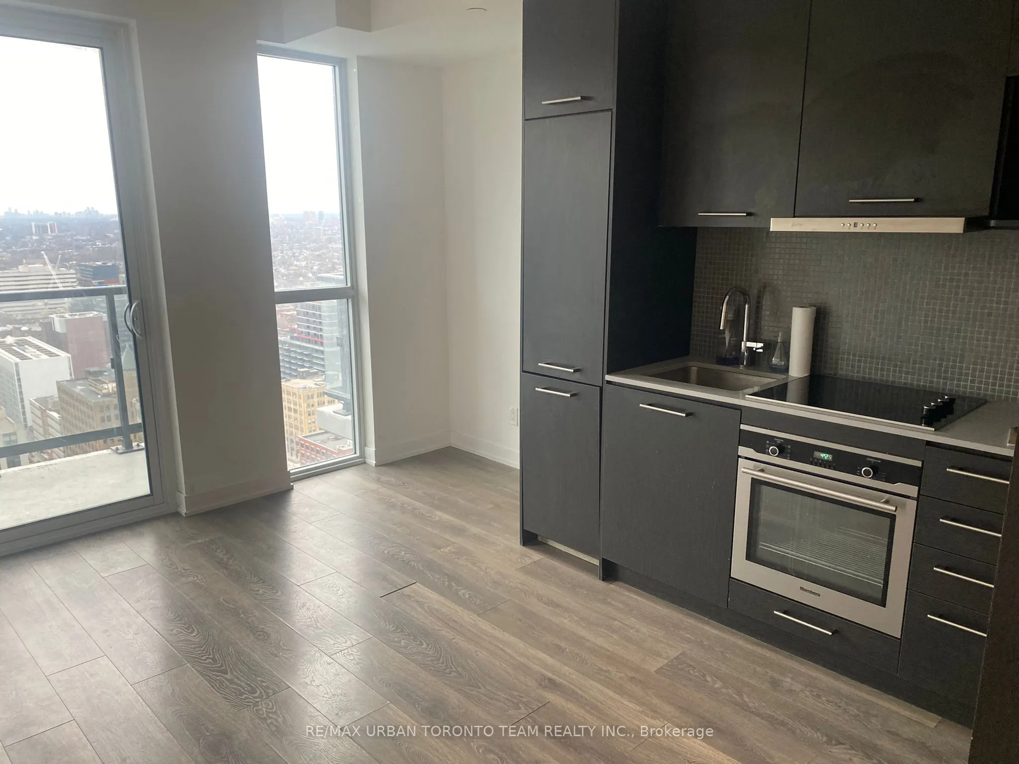 87 Peter Street, #3303