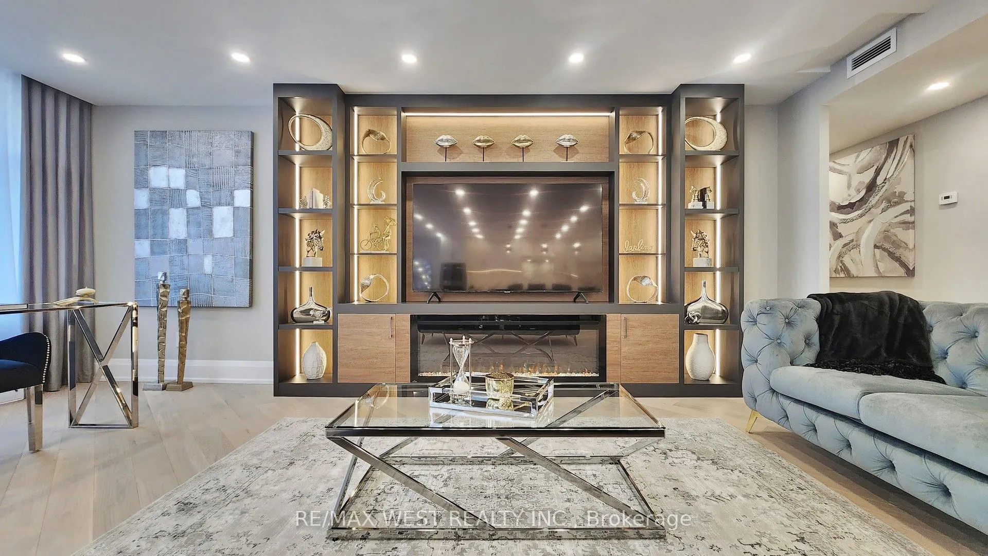 900 Yonge Street, #1403