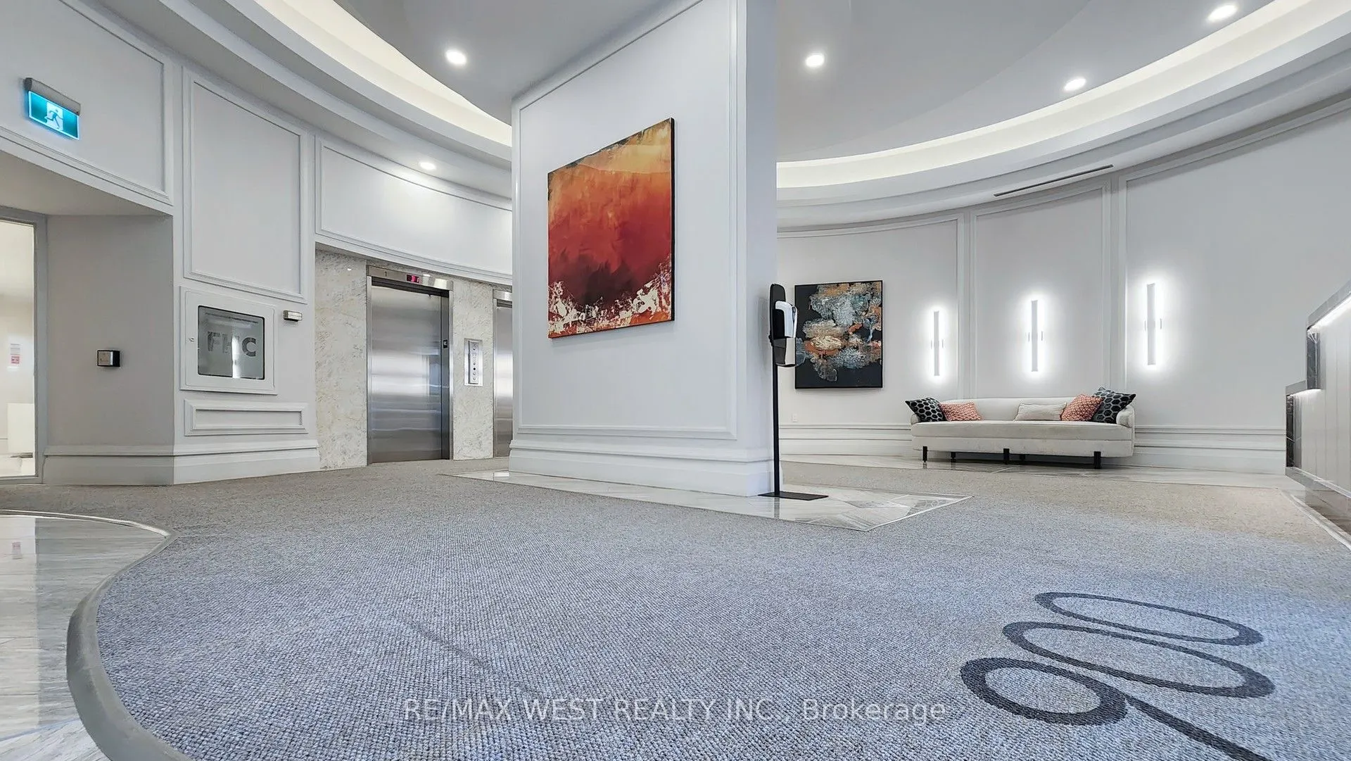 900 Yonge Street, #1403