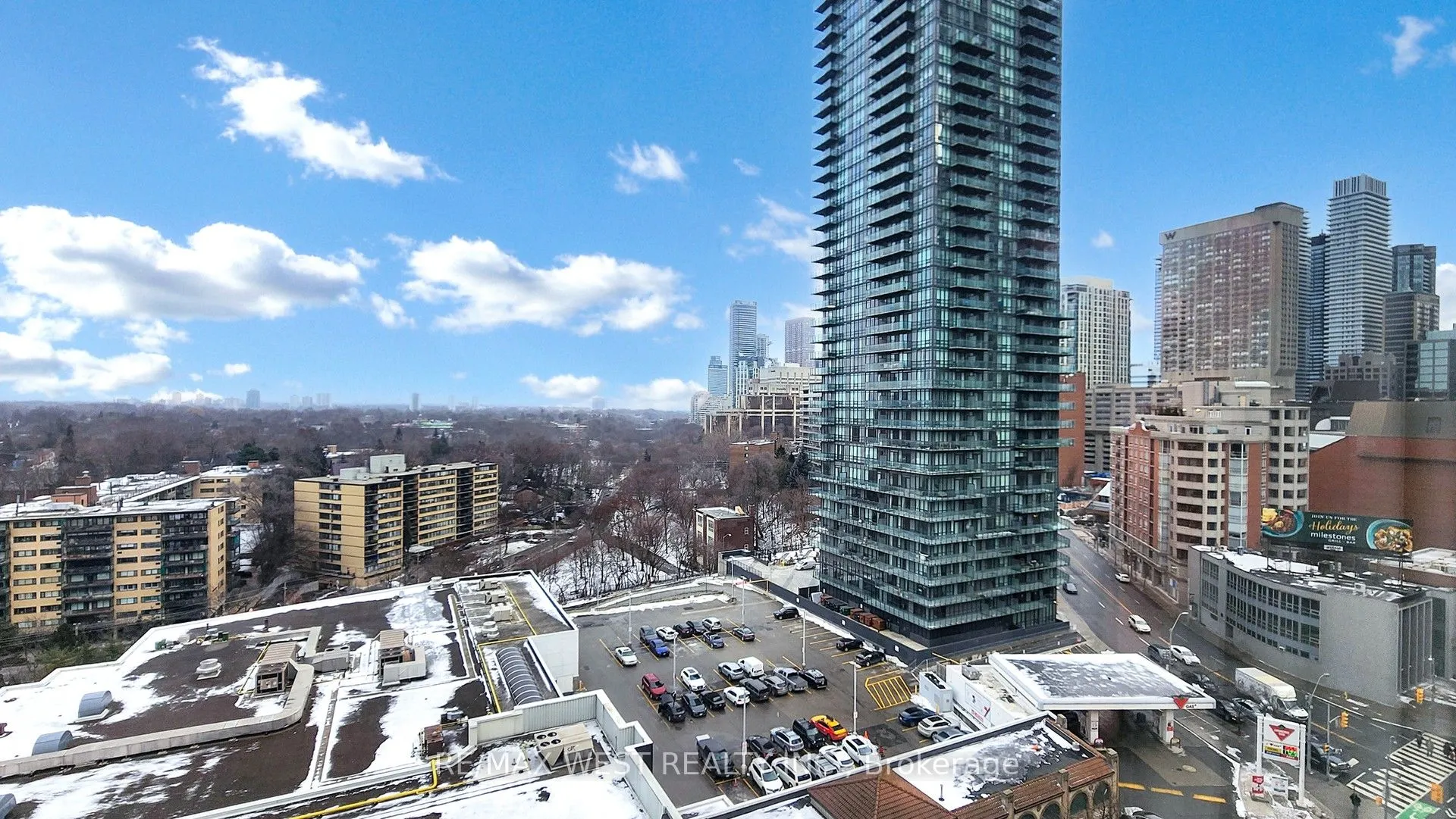 900 Yonge Street, #1403