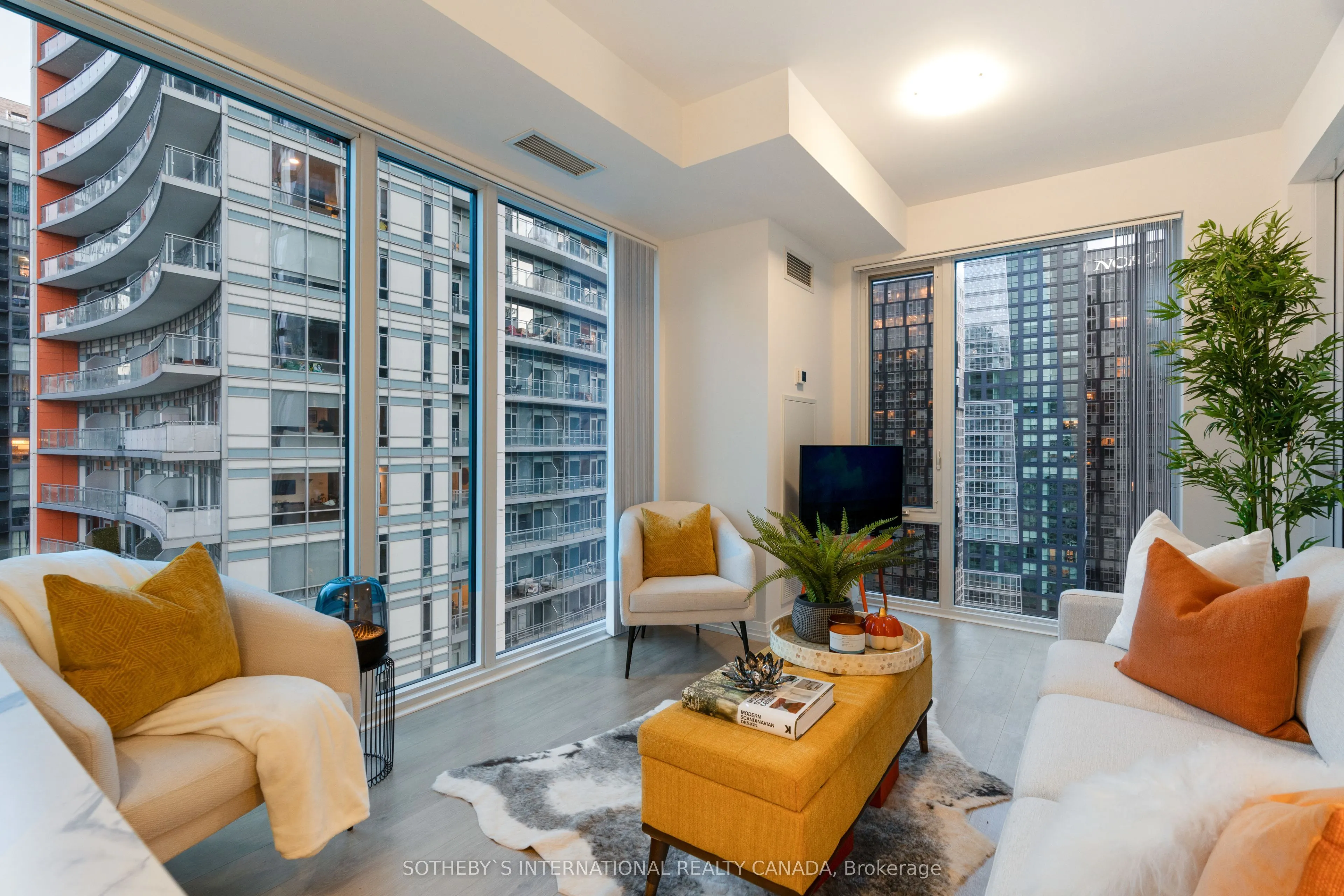 28 Widmer Street, #3629