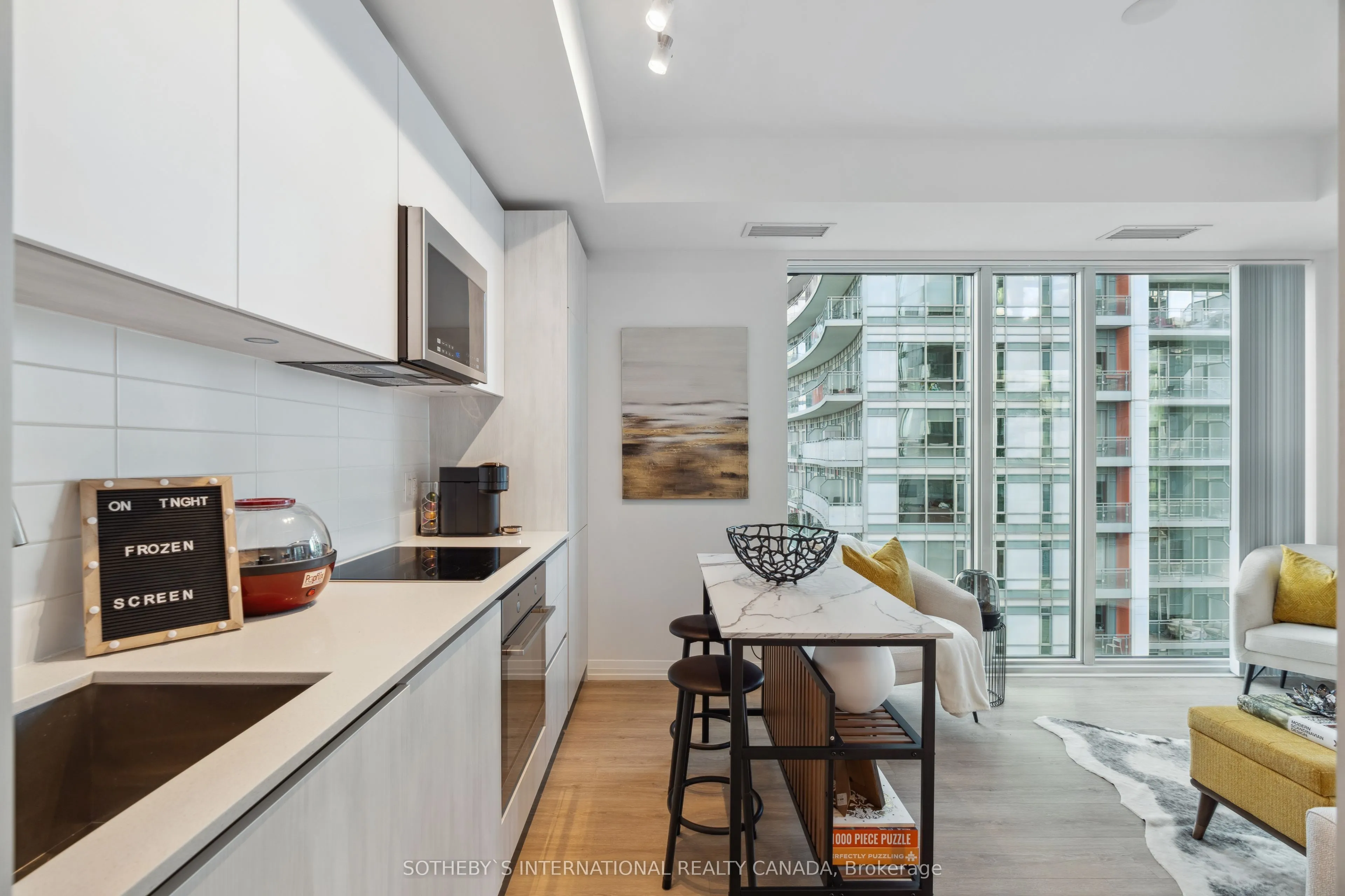 28 Widmer Street, #3629