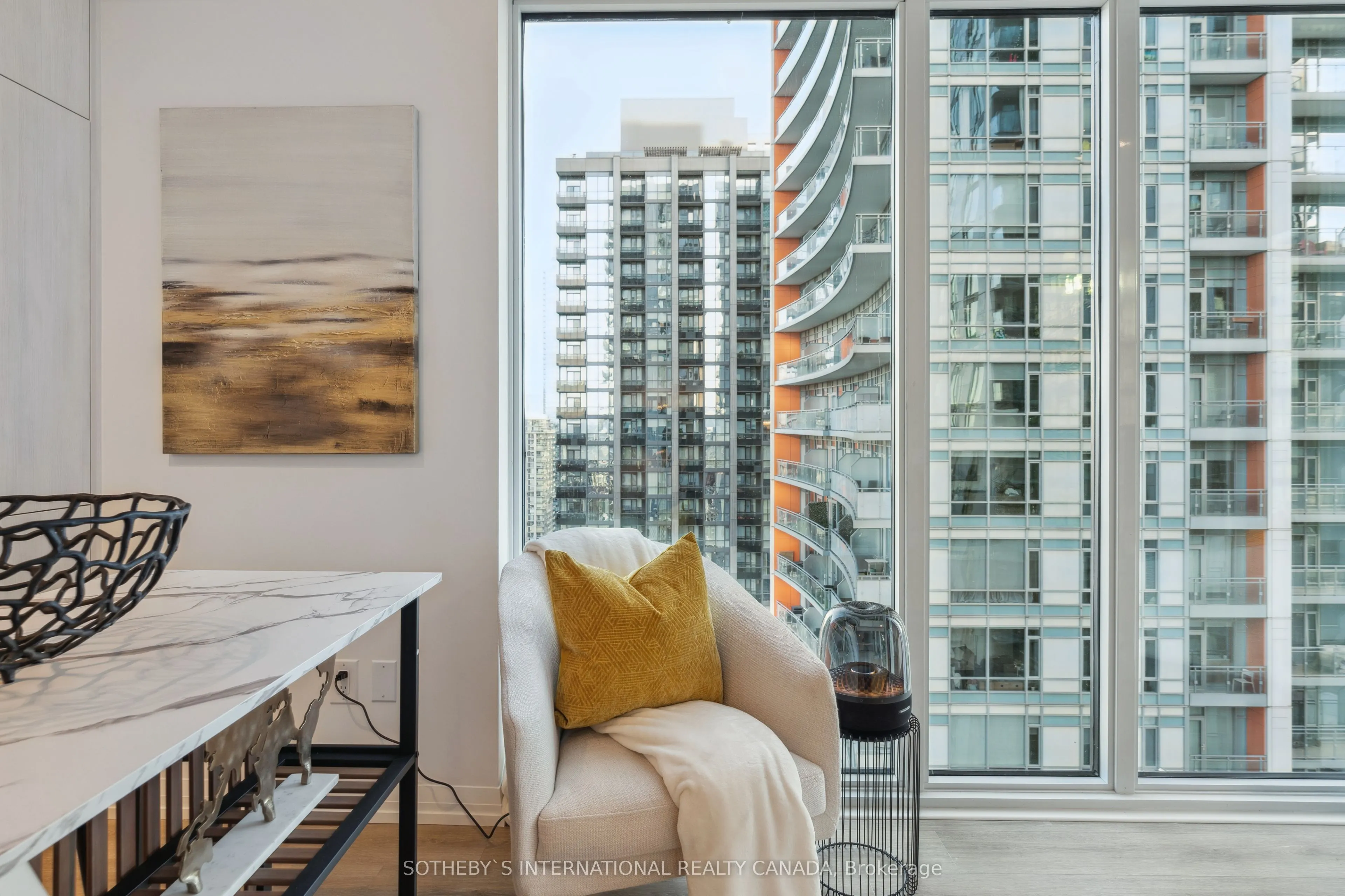 28 Widmer Street, #3629