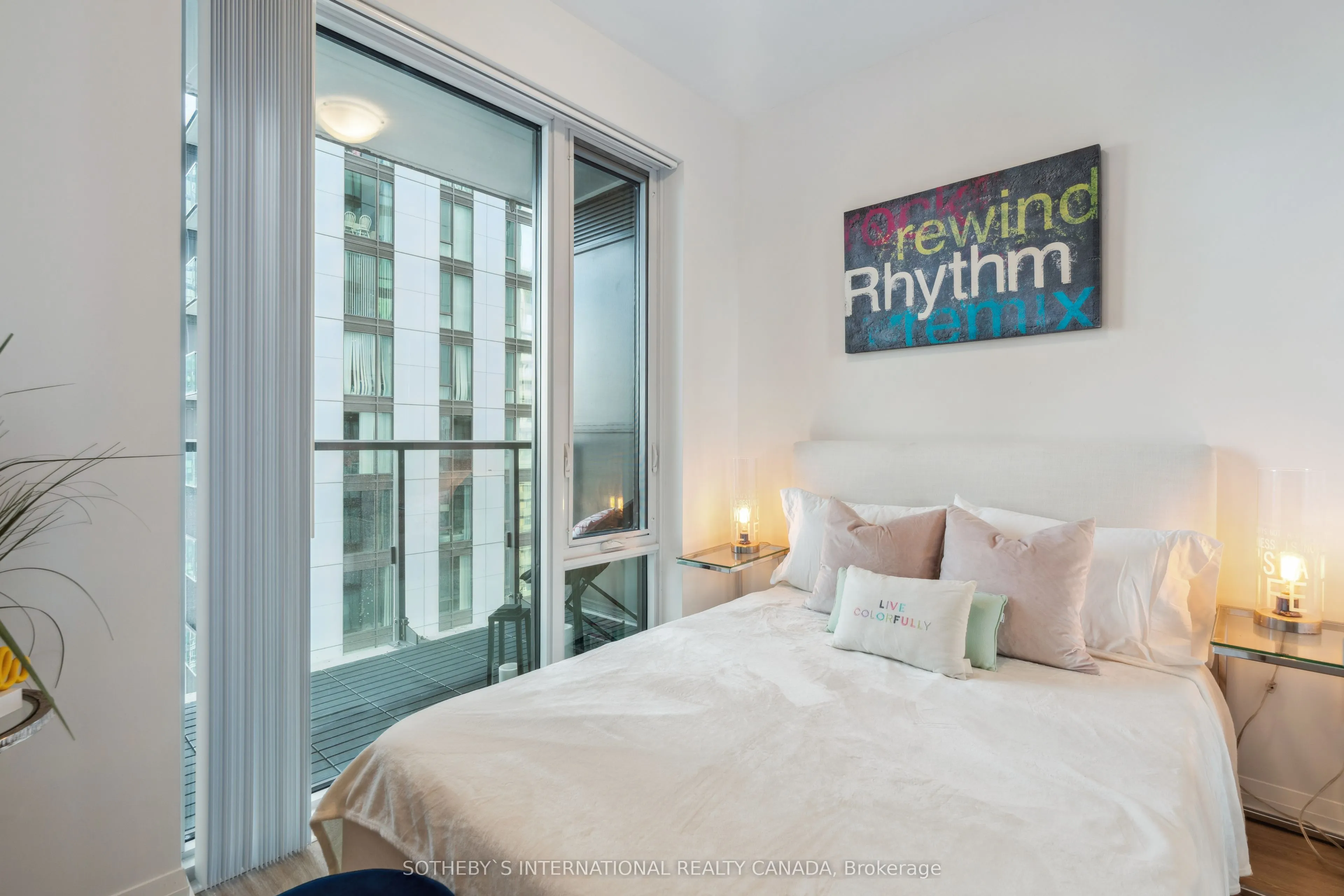 28 Widmer Street, #3629