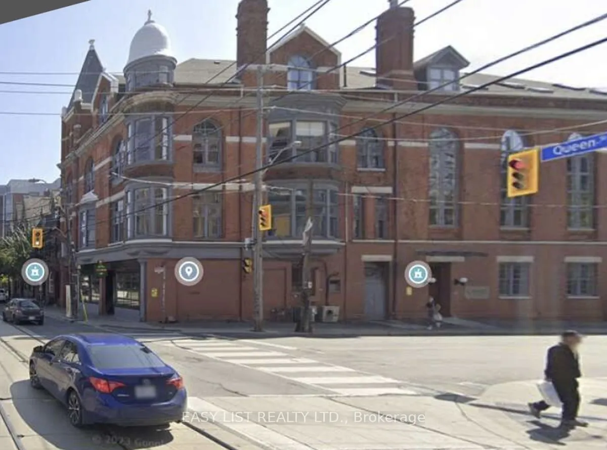 1086 Queen Street W