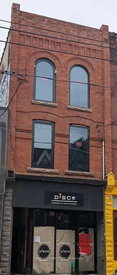 1086 Queen Street W