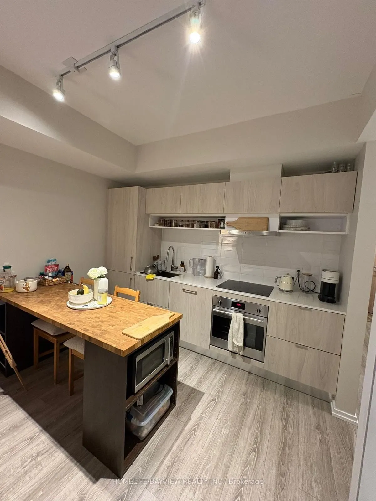 8 Hillsdale Avenue E, #639