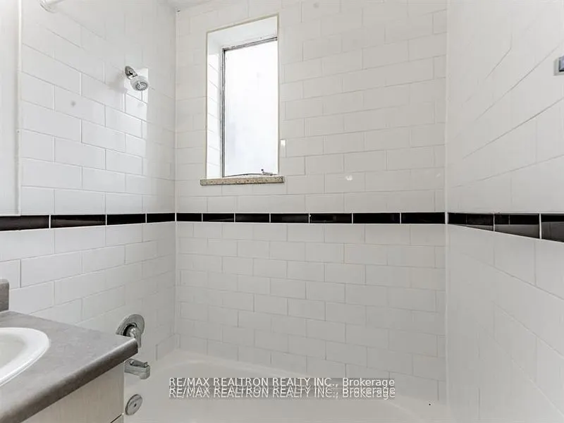 2895 Bathurst Street, #107