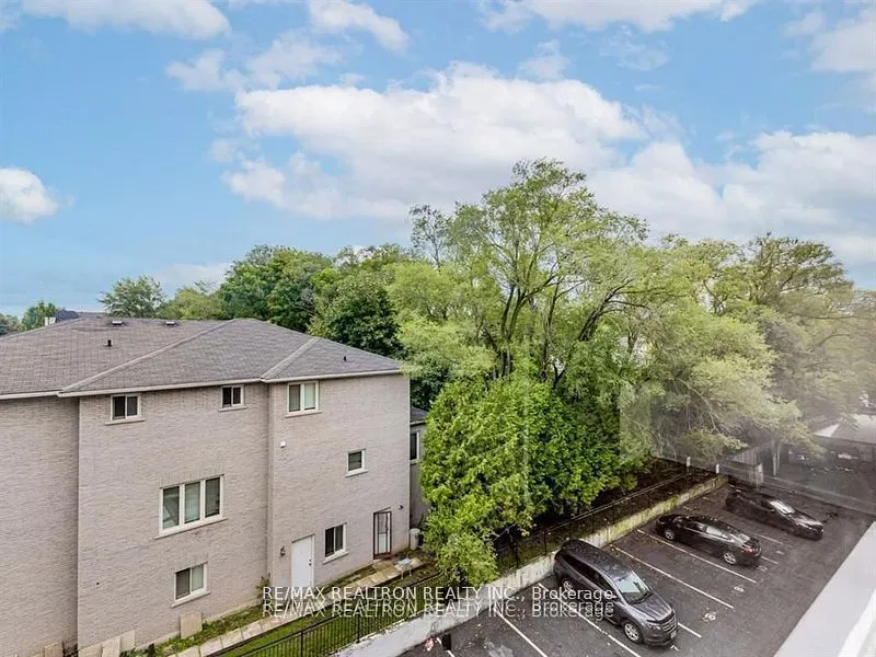 2895 Bathurst Street, #107