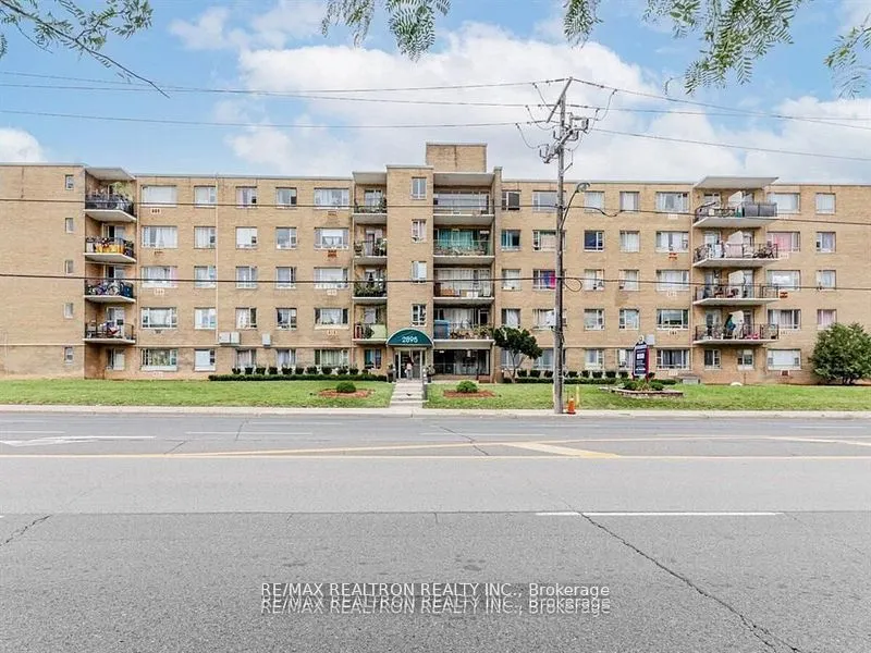 2895 Bathurst Street, #107
