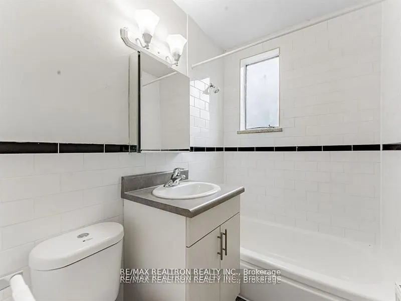 2895 Bathurst Street, #107