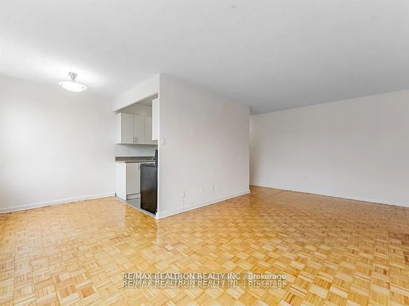 2895 Bathurst Street, #107