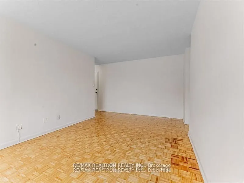 2895 Bathurst Street, #107