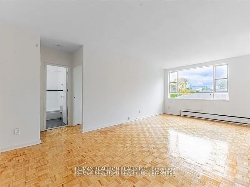2895 Bathurst Street, #107