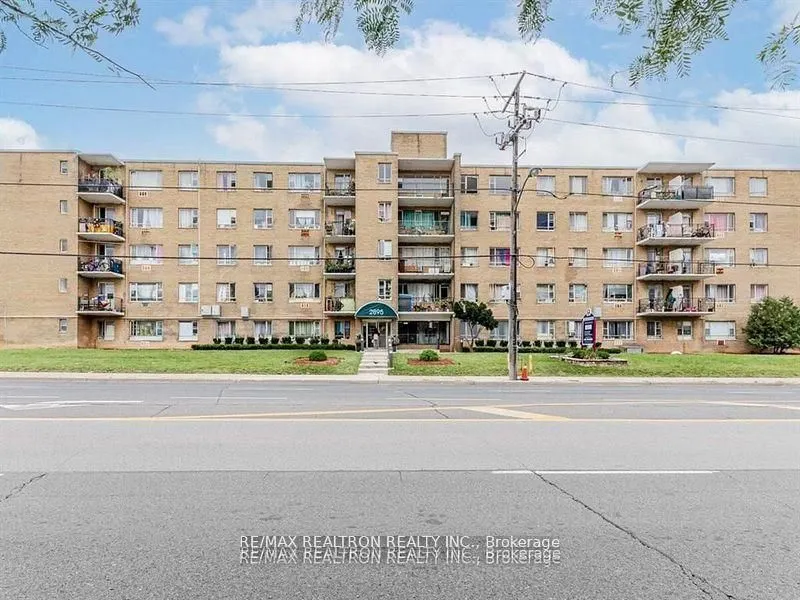 2895 Bathurst Street, #506