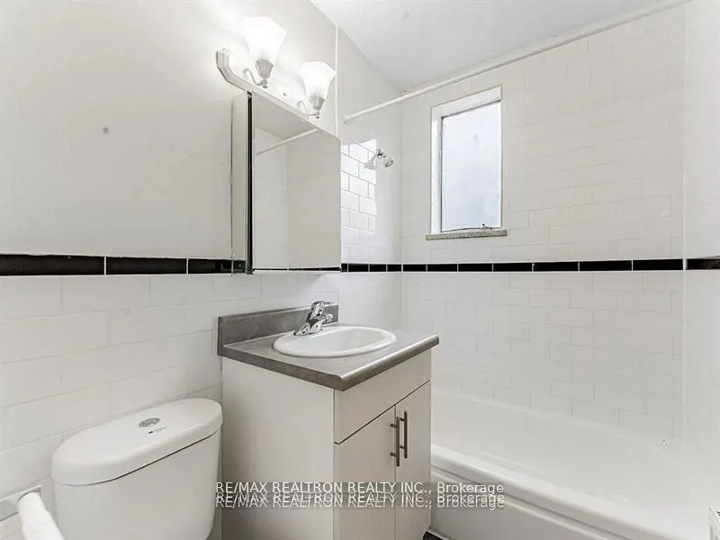 2895 Bathurst Street, #506