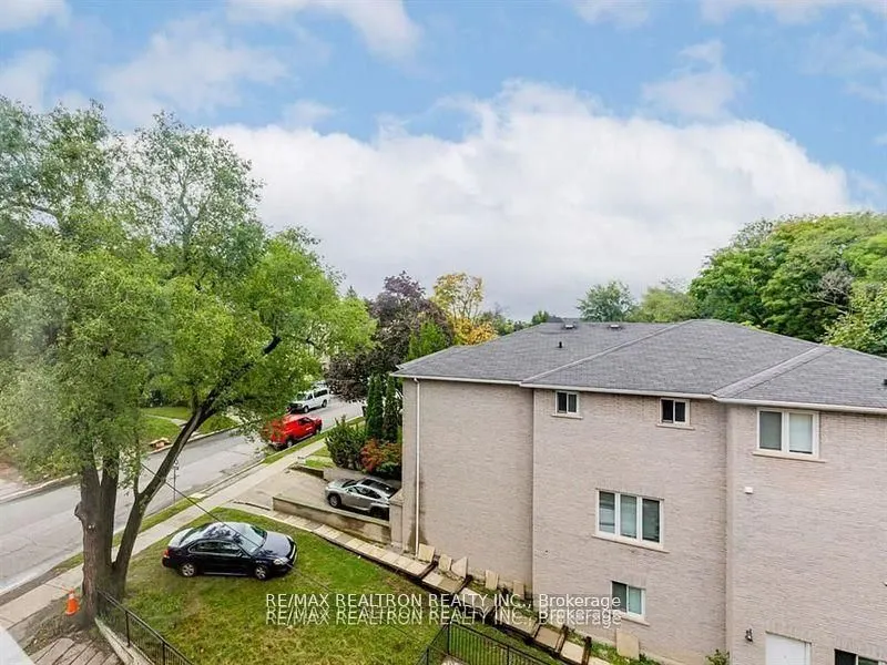 2895 Bathurst Street, #506