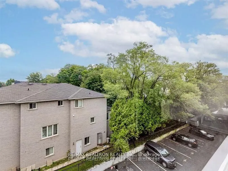 2895 Bathurst Street, #506