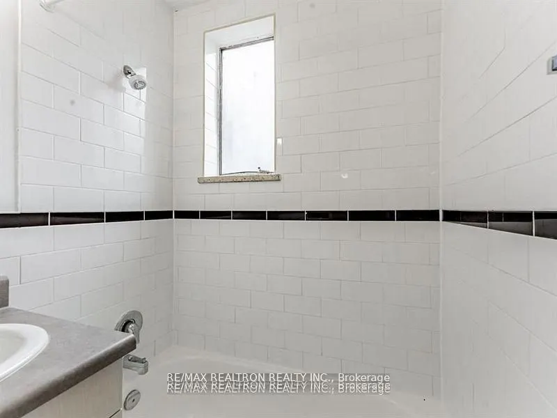 2895 Bathurst Street, #506