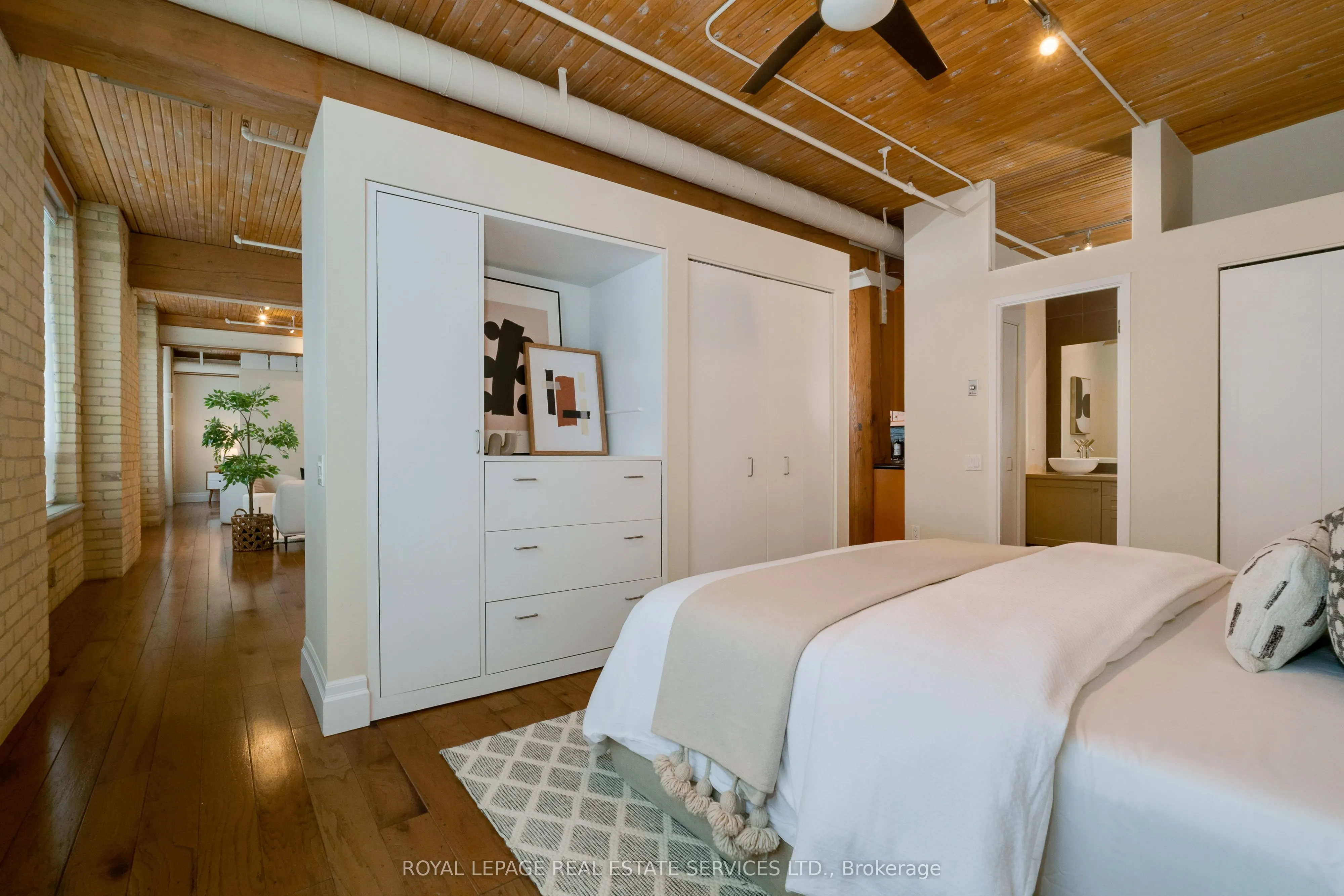 781 King Street W, #406