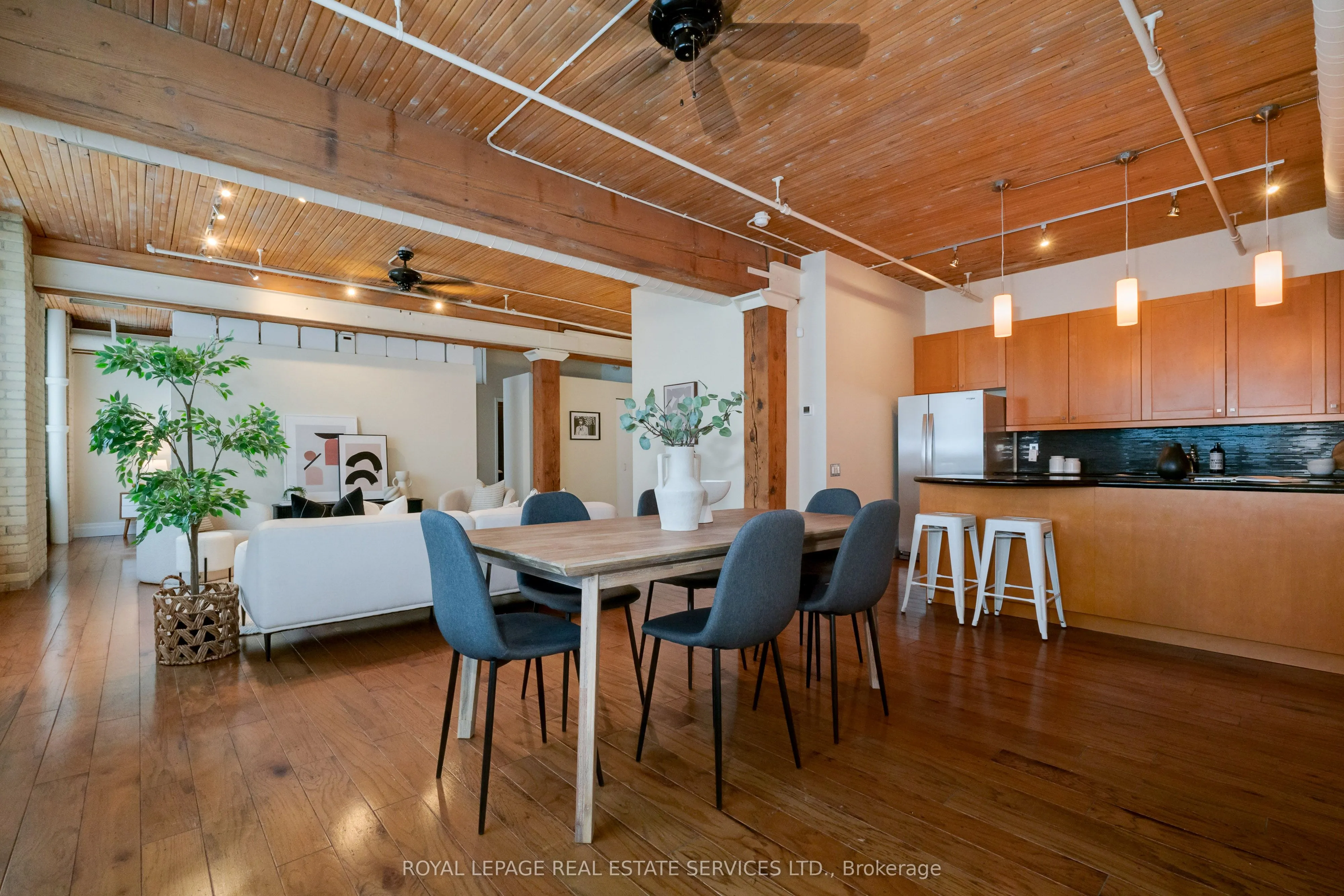 781 King Street W, #406
