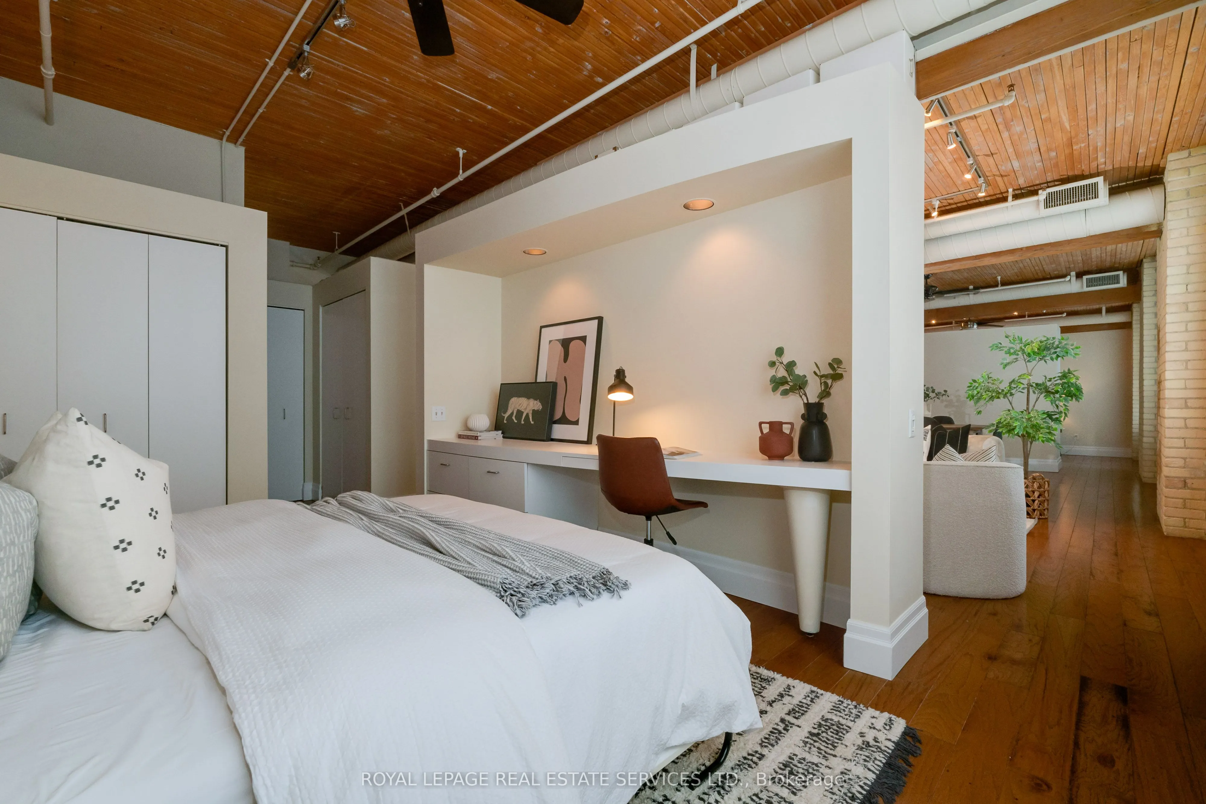 781 King Street W, #406