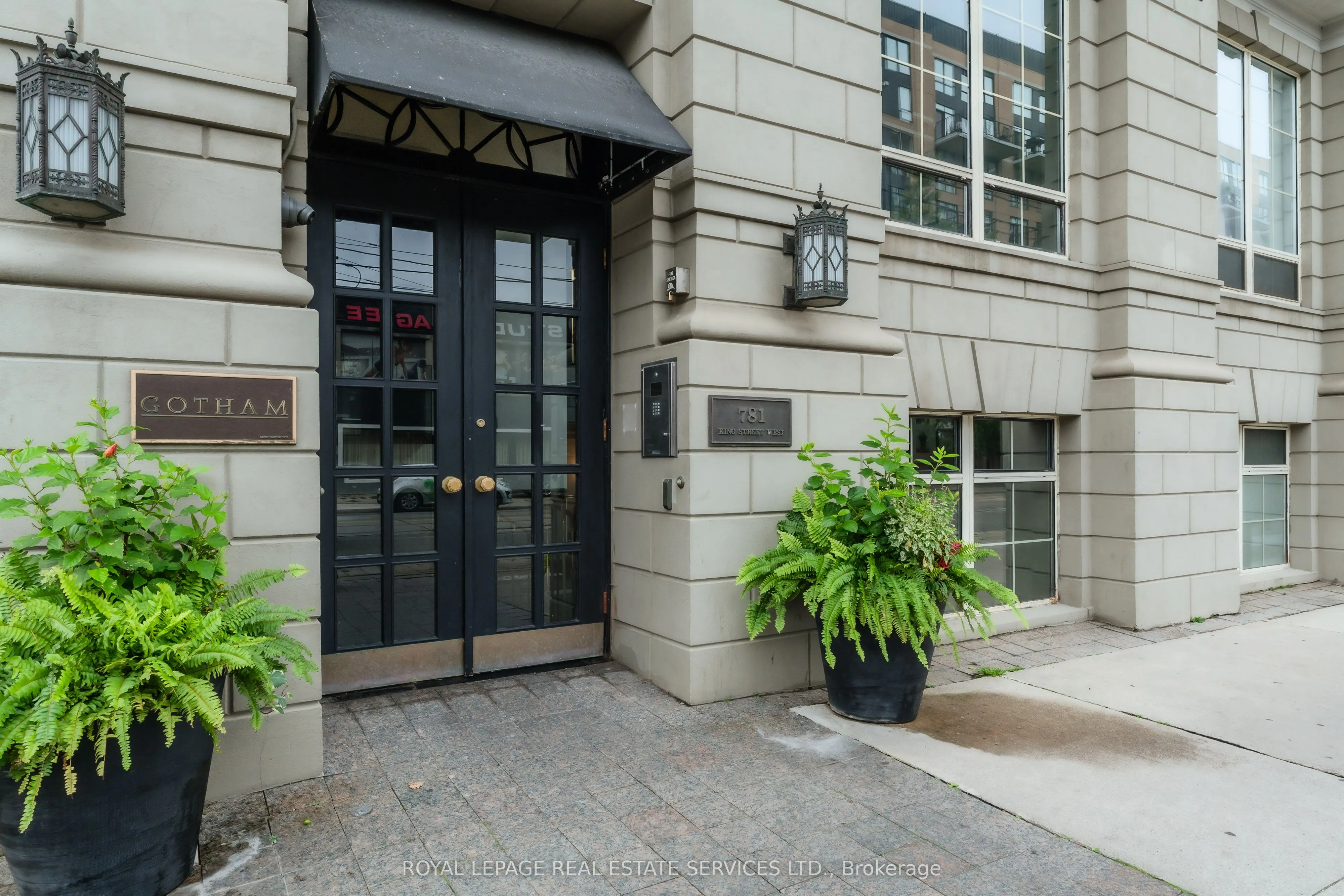 781 King Street W, #406