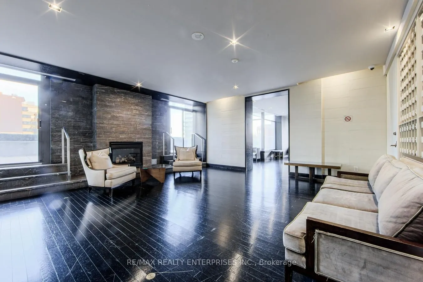 18 Yorkville Avenue, #315