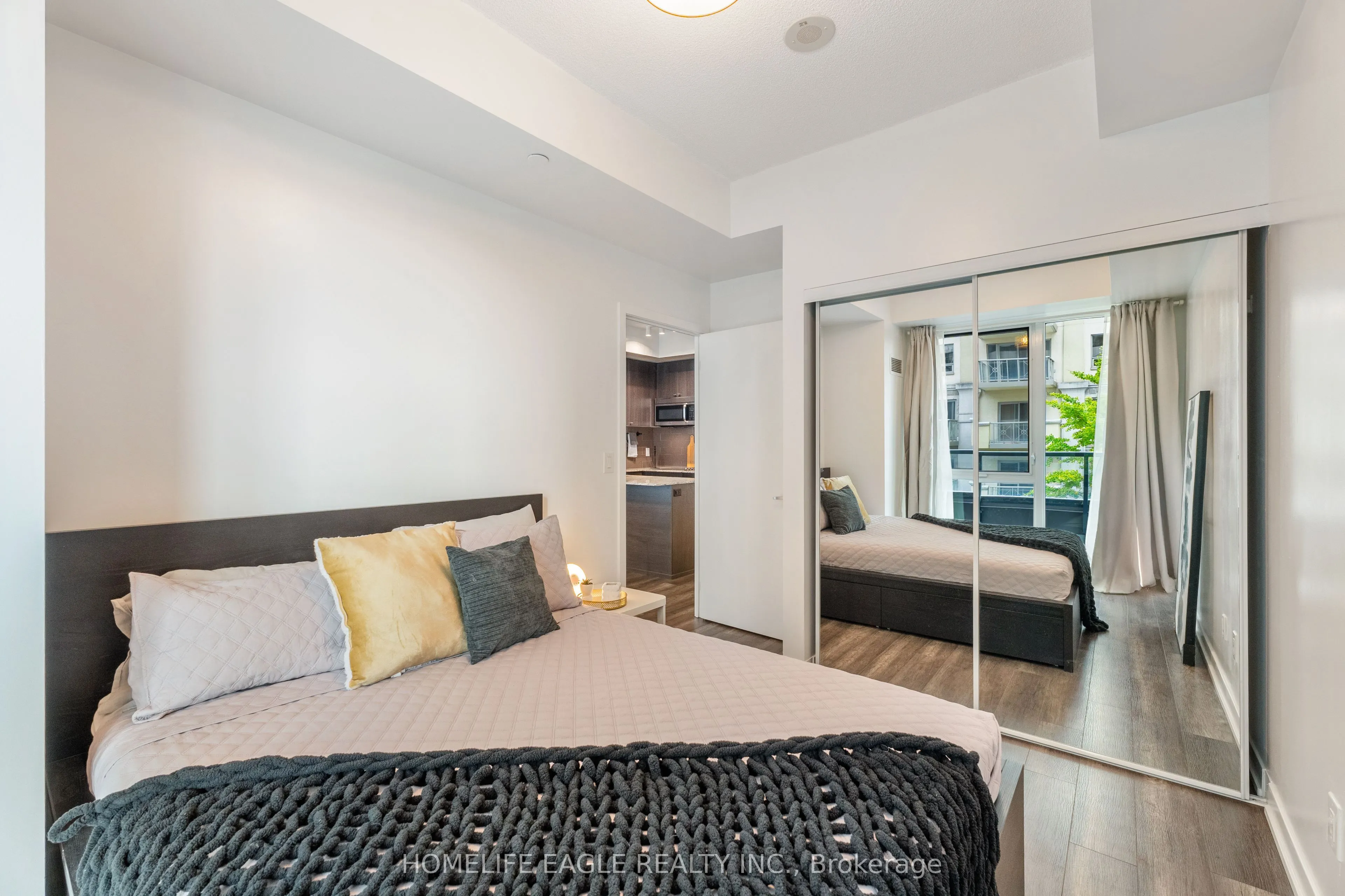 18 Rean Drive, #222