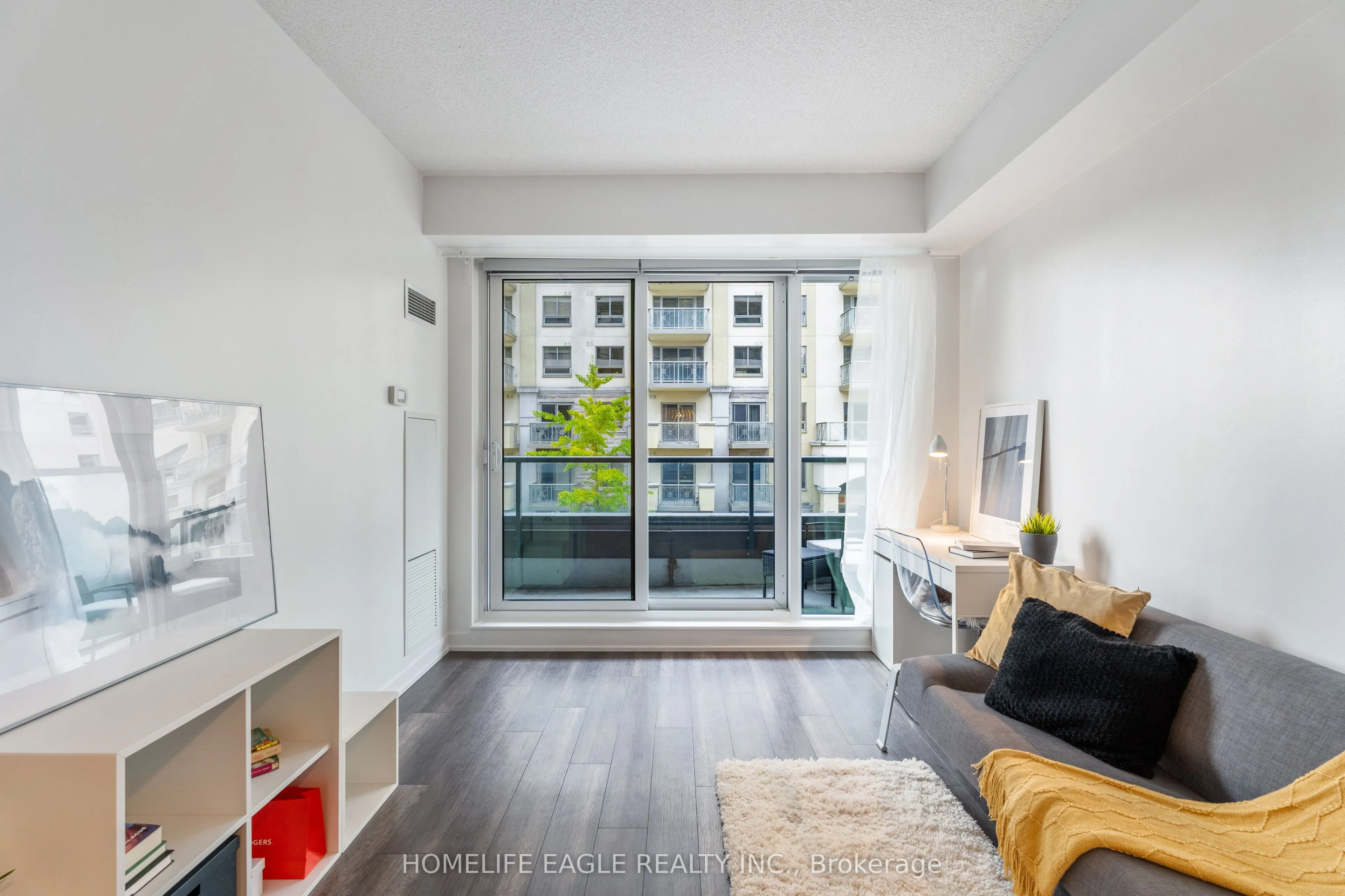 18 Rean Drive, #222