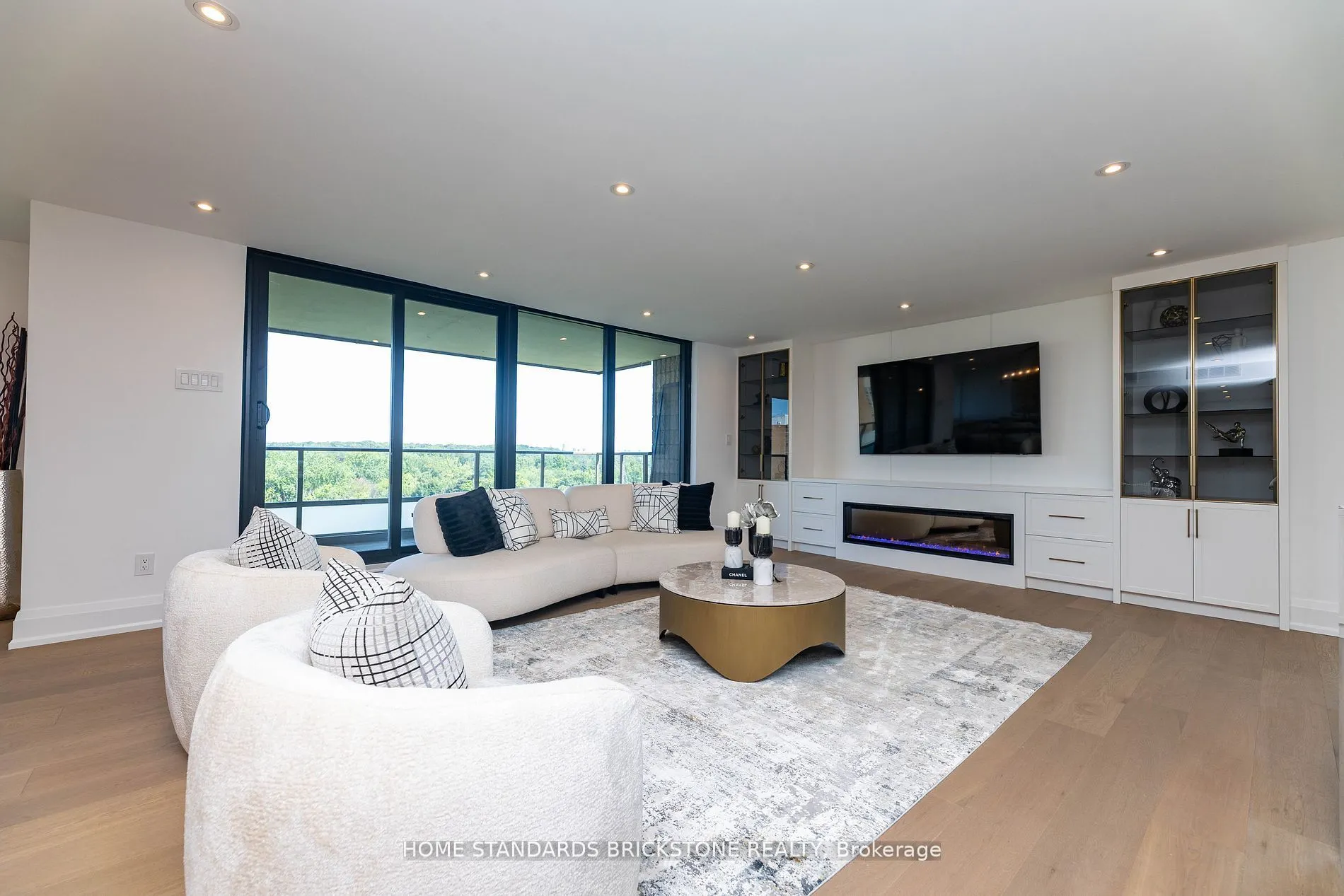 66 Collier Street #9D